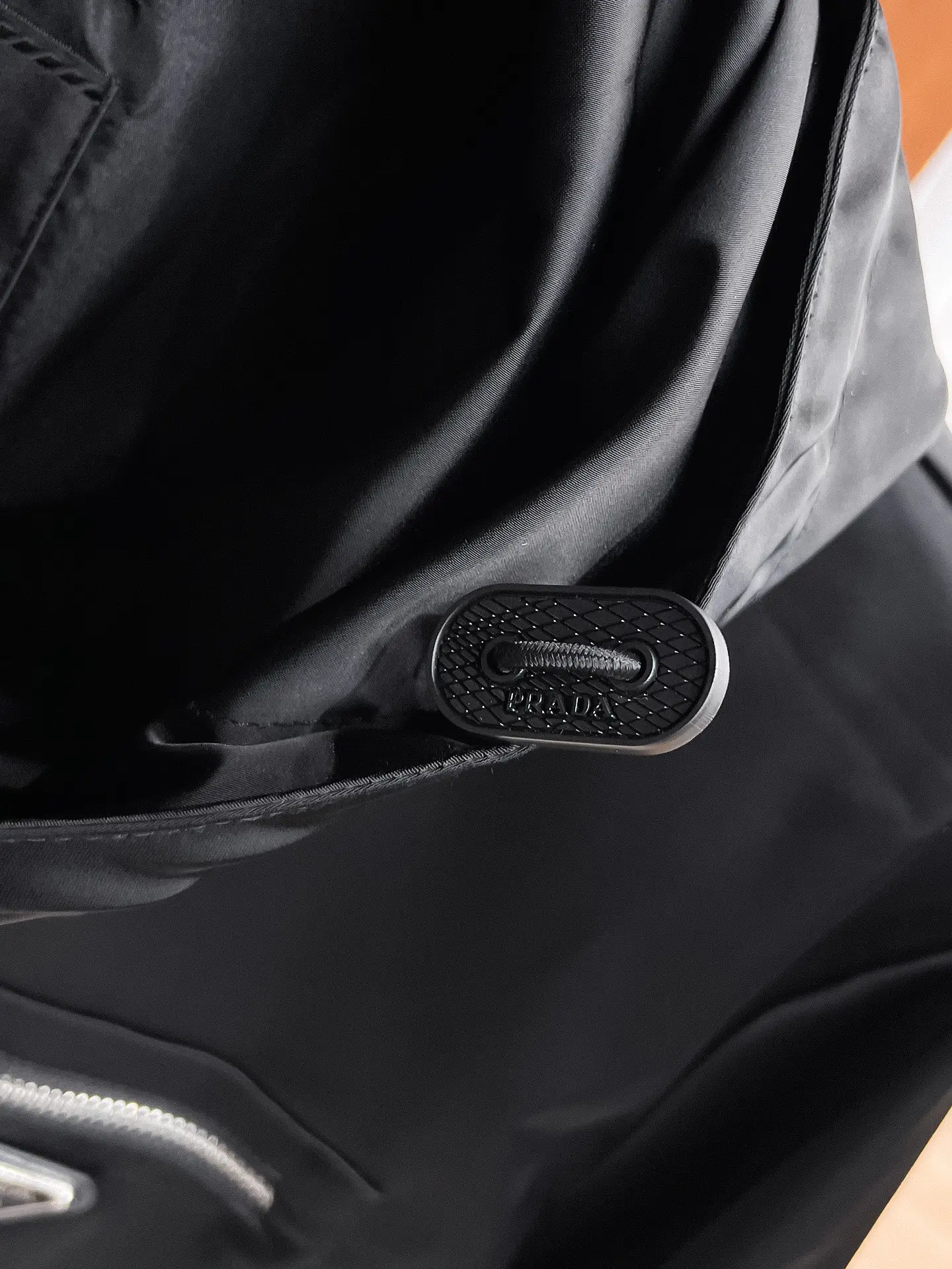 Logo-Appliquéd Hooded Shell Jacket D36015085 — view 8