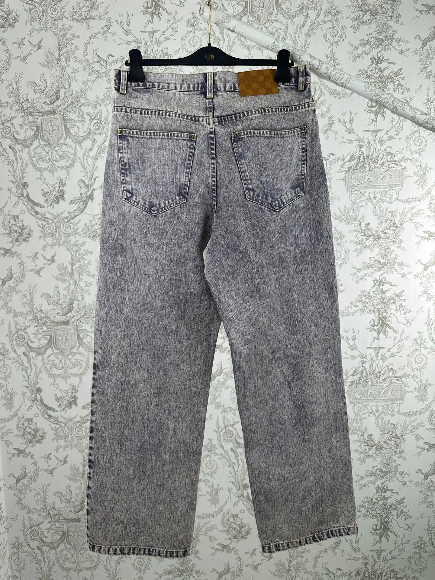 Acid-Wash Straight-Leg Jeans D36014373