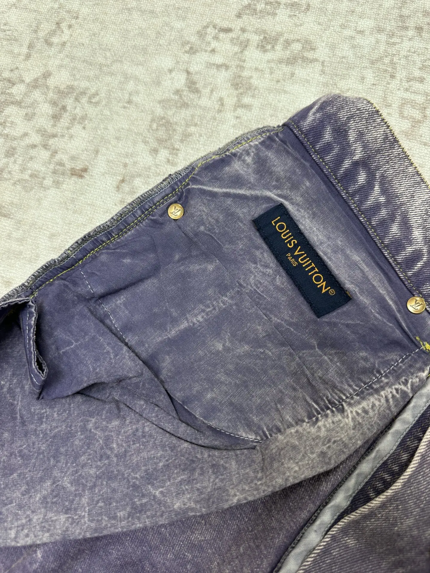Acid-Wash Straight-Leg Jeans D36014373 — view 8