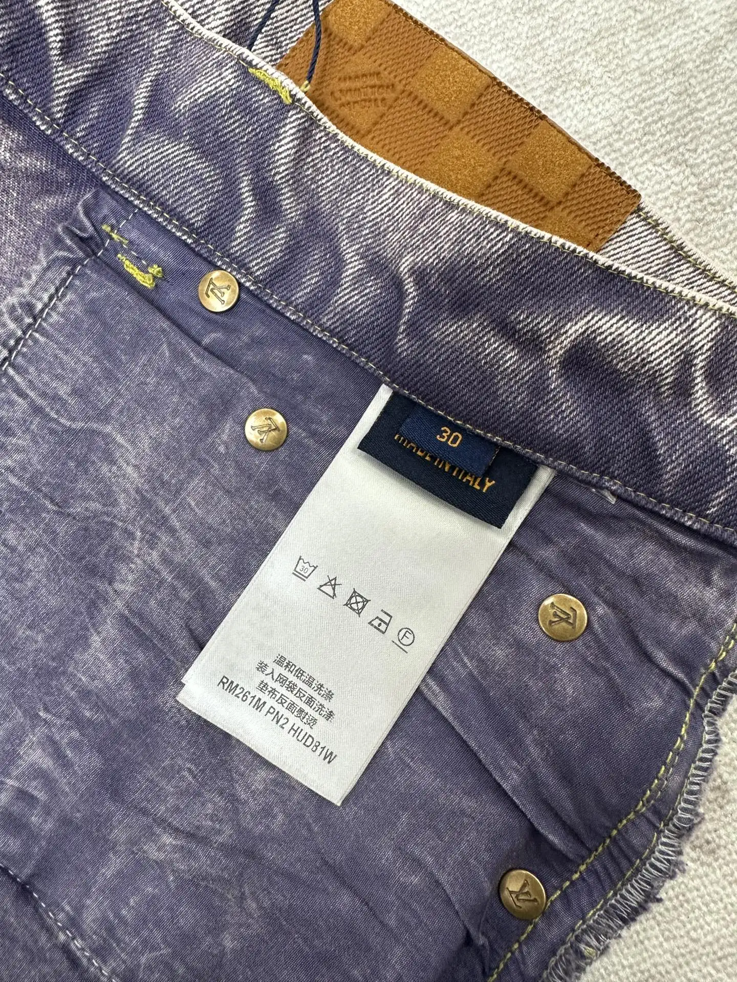 Acid-Wash Straight-Leg Jeans D36014373 — view 9