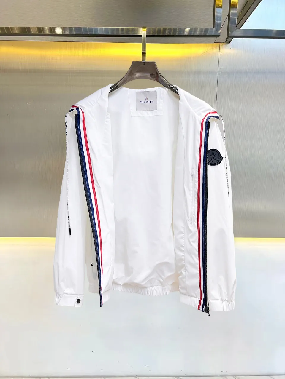 Logo-Patch Hooded Windbreaker Jacket D37015080 — view 3