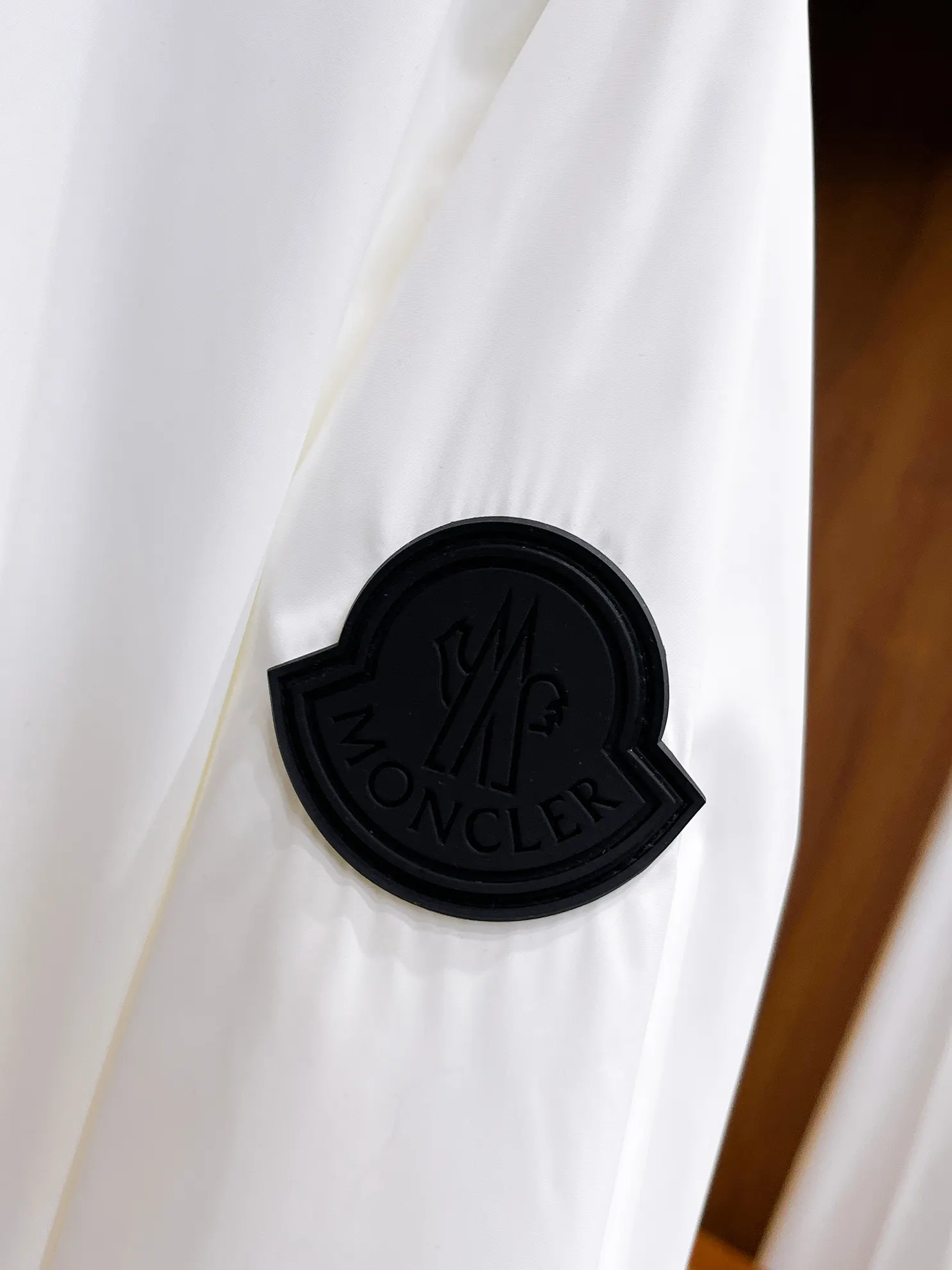 Logo-Patch Hooded Windbreaker Jacket D37015080 — view 5