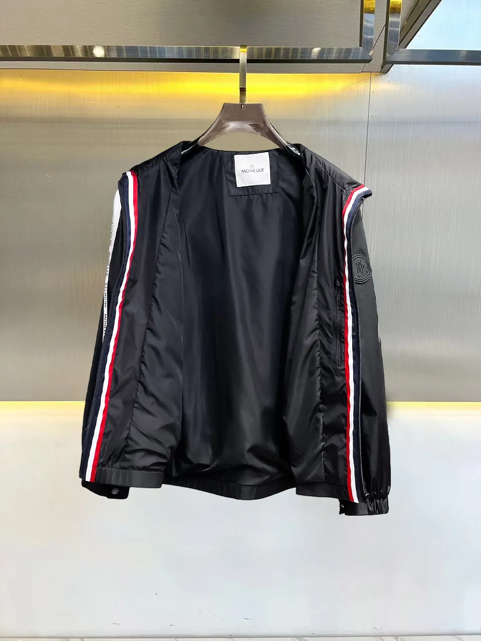 Logo-Patch Hooded Windbreaker Jacket D37015081 — view 3