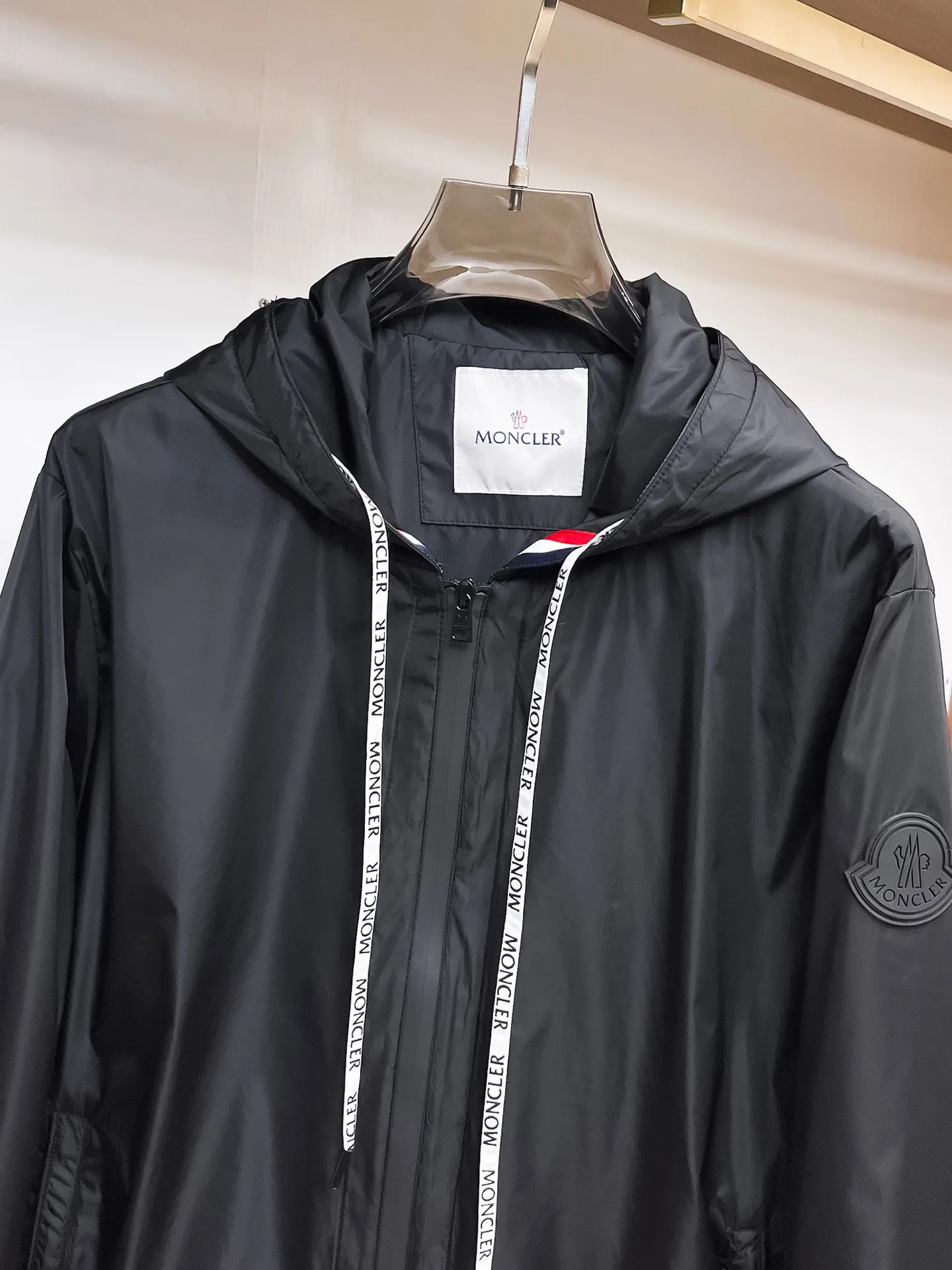Logo-Patch Hooded Windbreaker Jacket D37015081 — view 4
