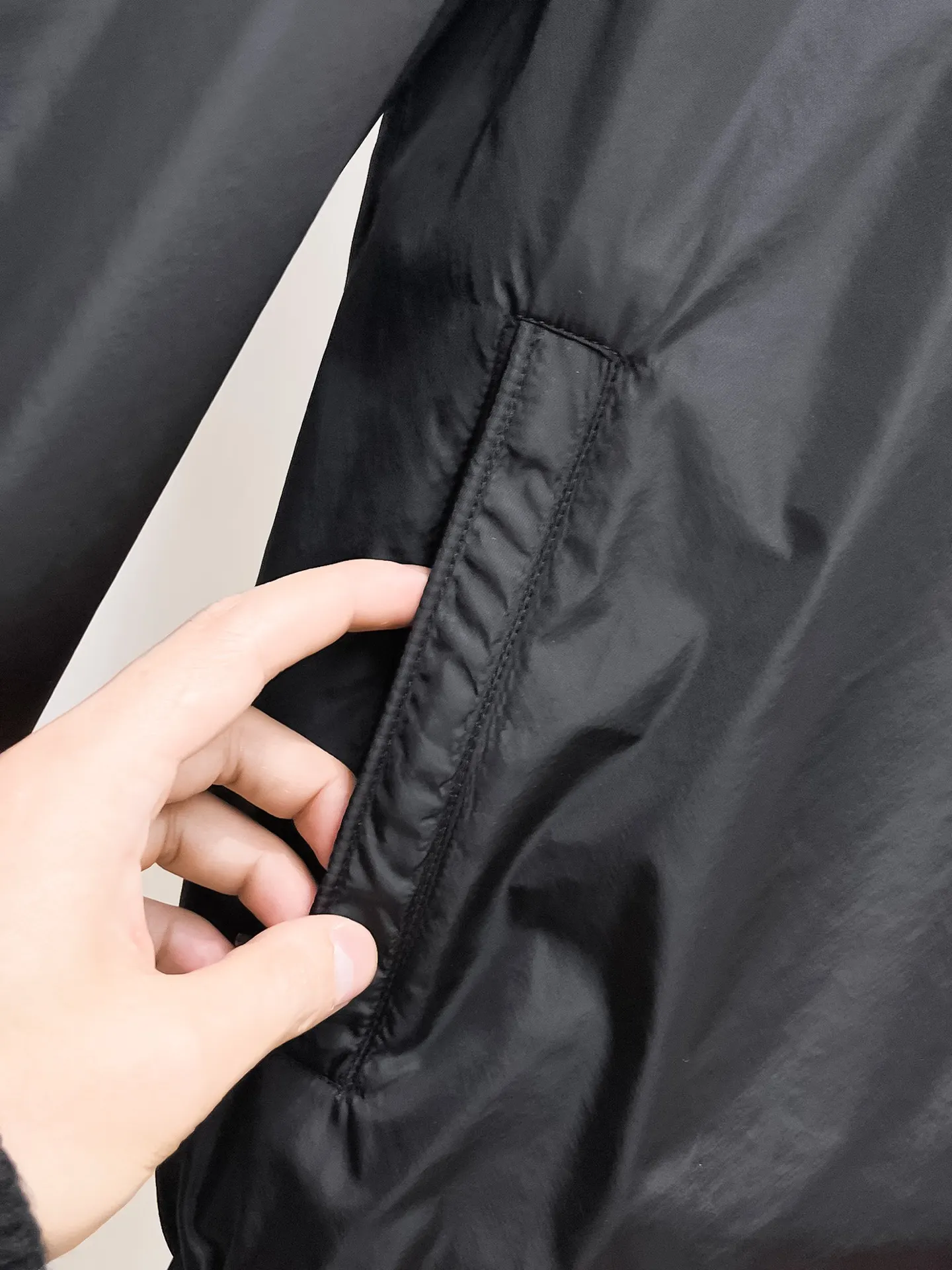 Logo-Patch Hooded Windbreaker Jacket D37015081 — view 10