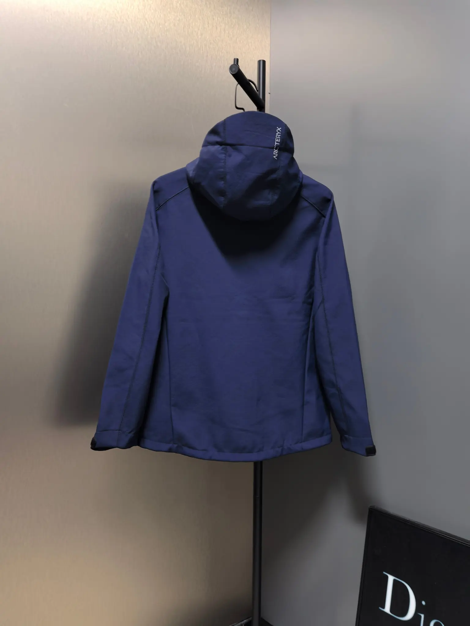 Logo-Print Hooded Softshell Jacket D37022096 — view 8