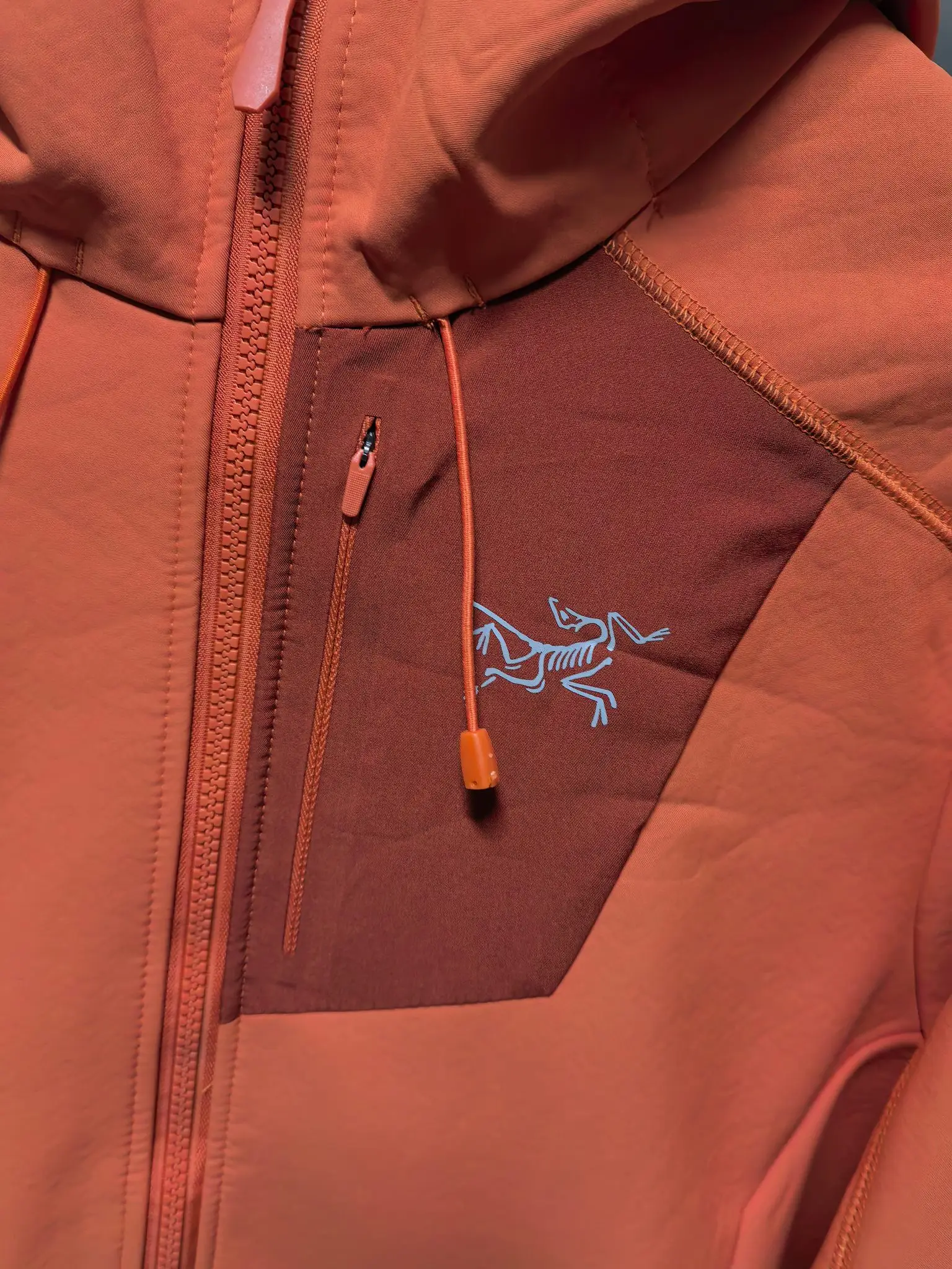 Hooded Softshell Performance Jacket D37022094 — view 3