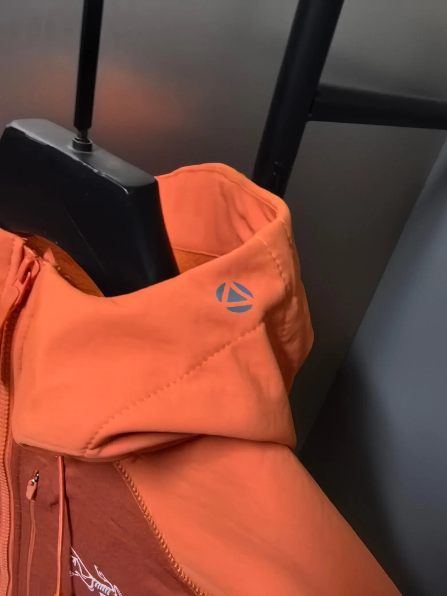 Hooded Softshell Performance Jacket D37022094 — view 4