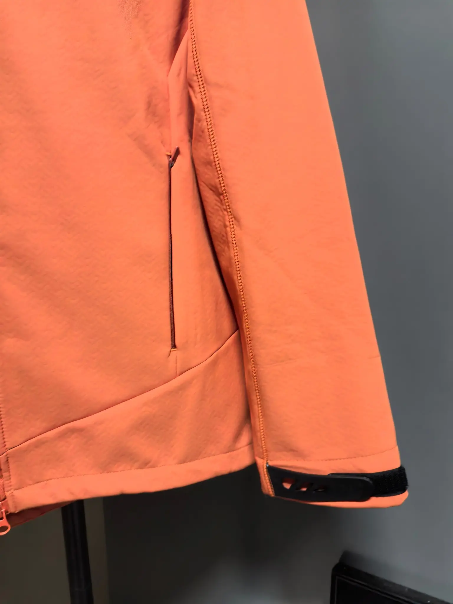 Hooded Softshell Performance Jacket D37022094 — view 5