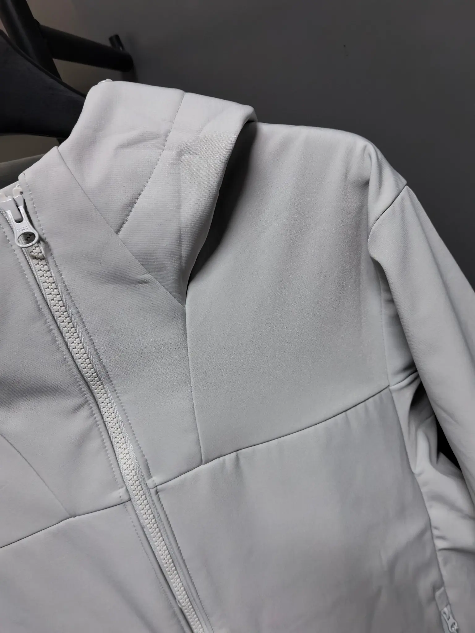 Hooded Softshell Performance Jacket D37022098 — view 3