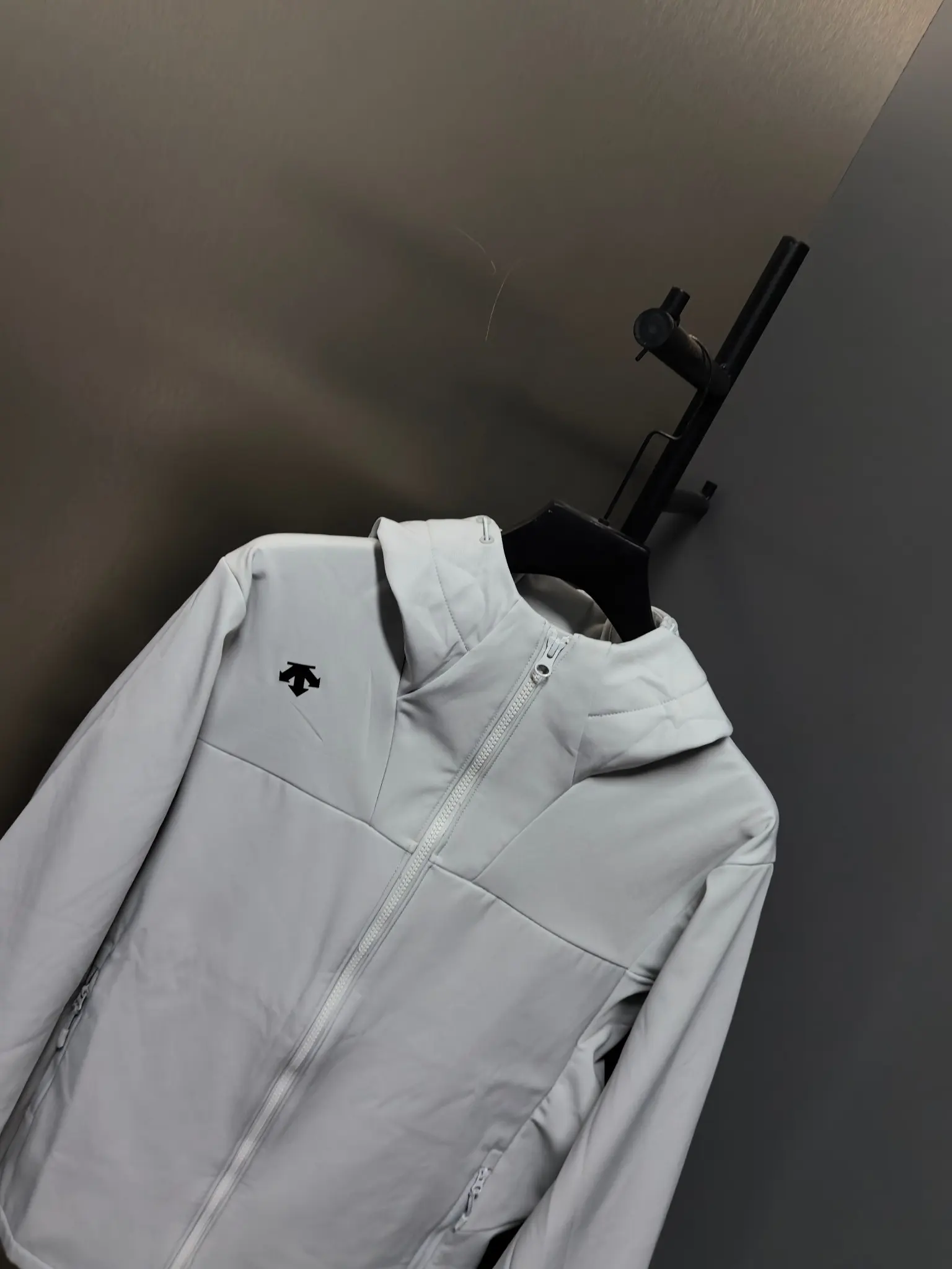 Hooded Softshell Performance Jacket D37022098 — view 6