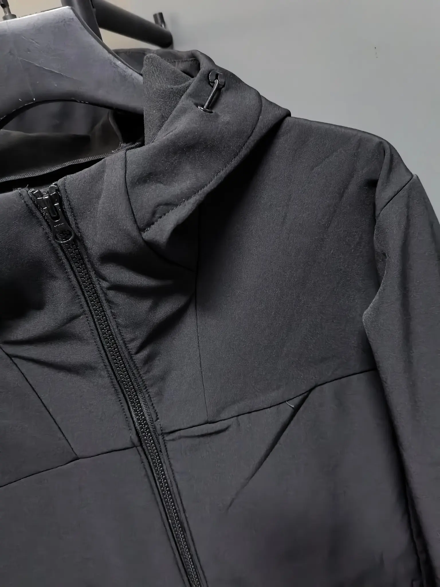 Men's Hooded Softshell Performance Jacket D37022100 — view 3