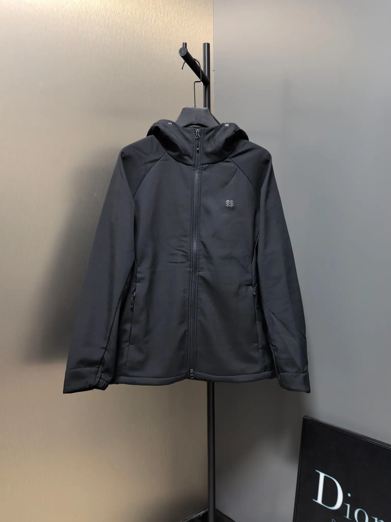 Hooded Softshell Performance Jacket D37022092