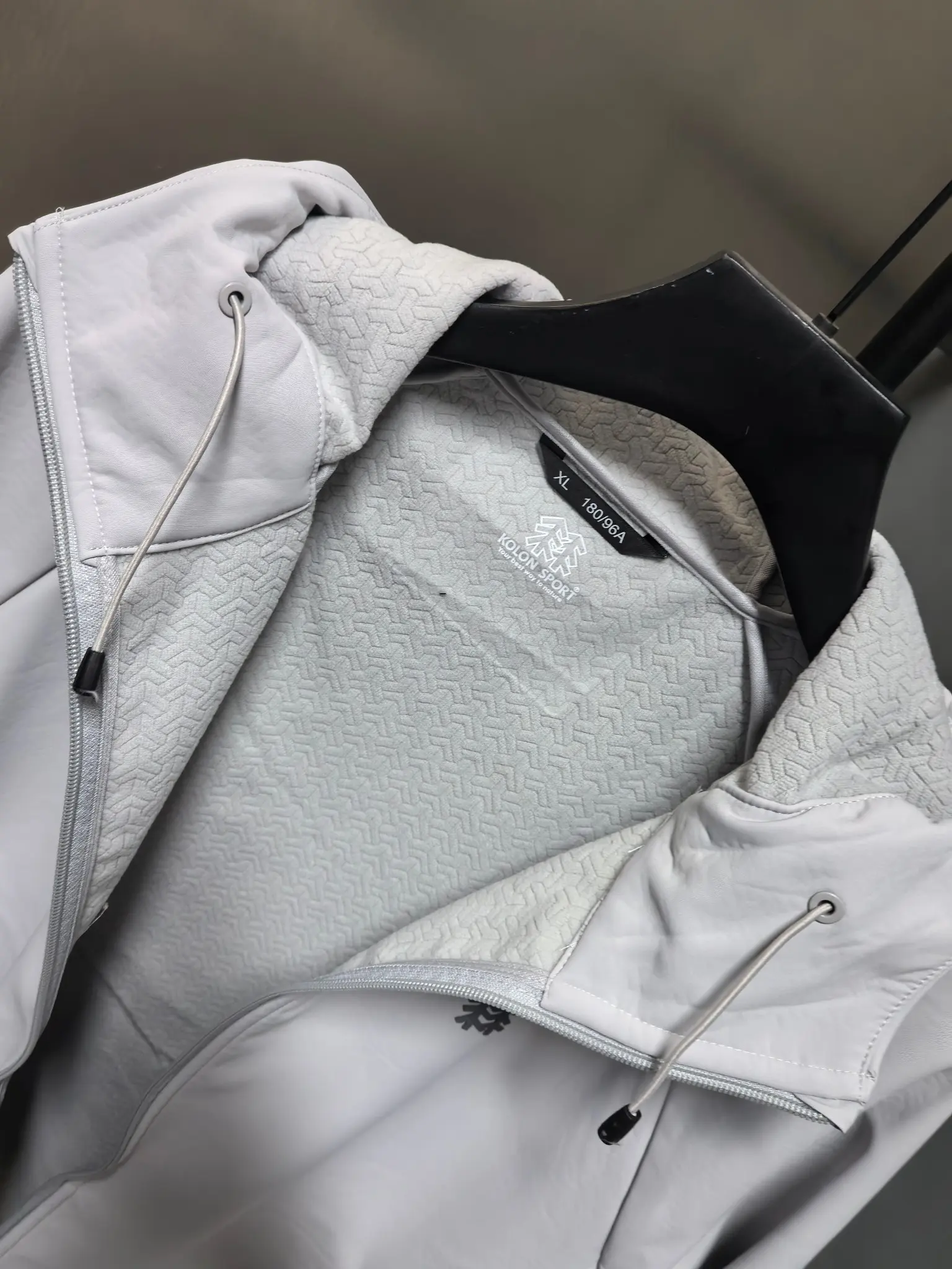 Men's Hooded Softshell Performance Jacket D37022093 — view 10