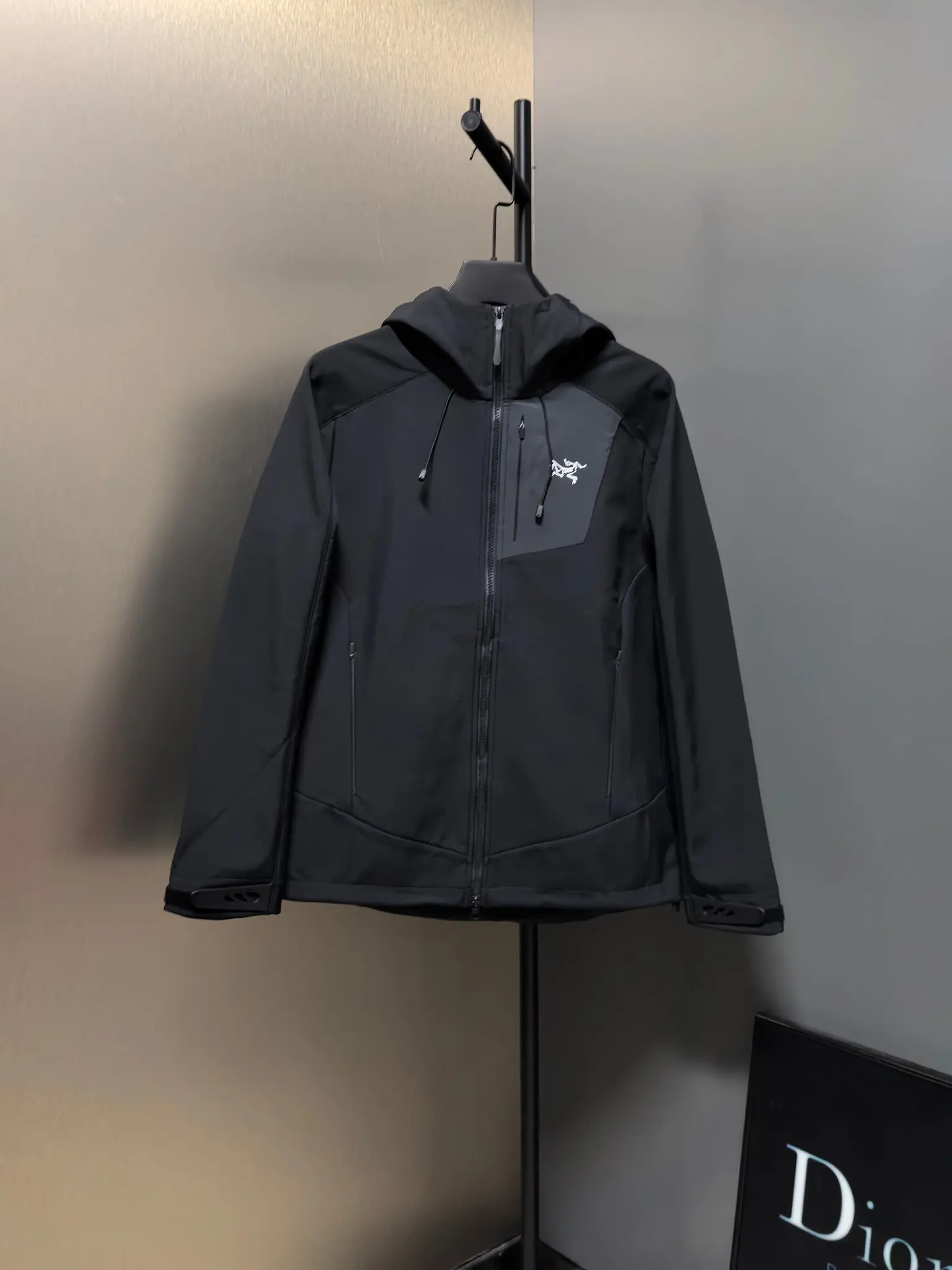 Hooded Softshell Performance Jacket D37022095