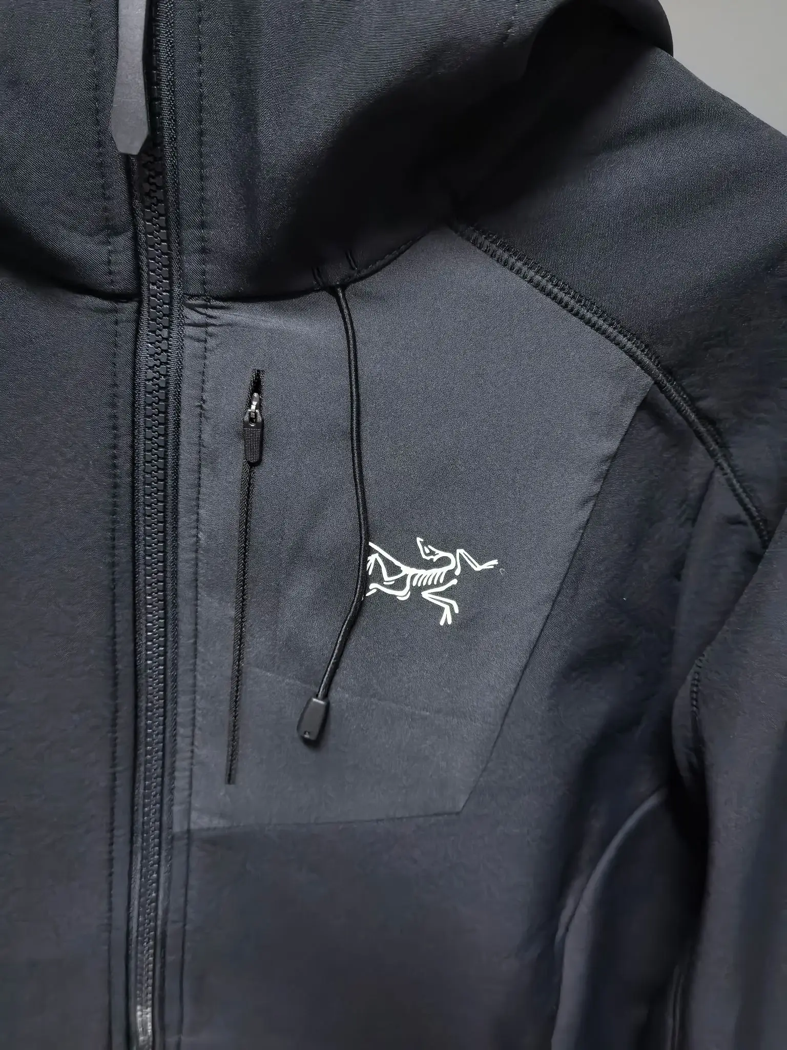 Hooded Softshell Performance Jacket D37022095 — view 3