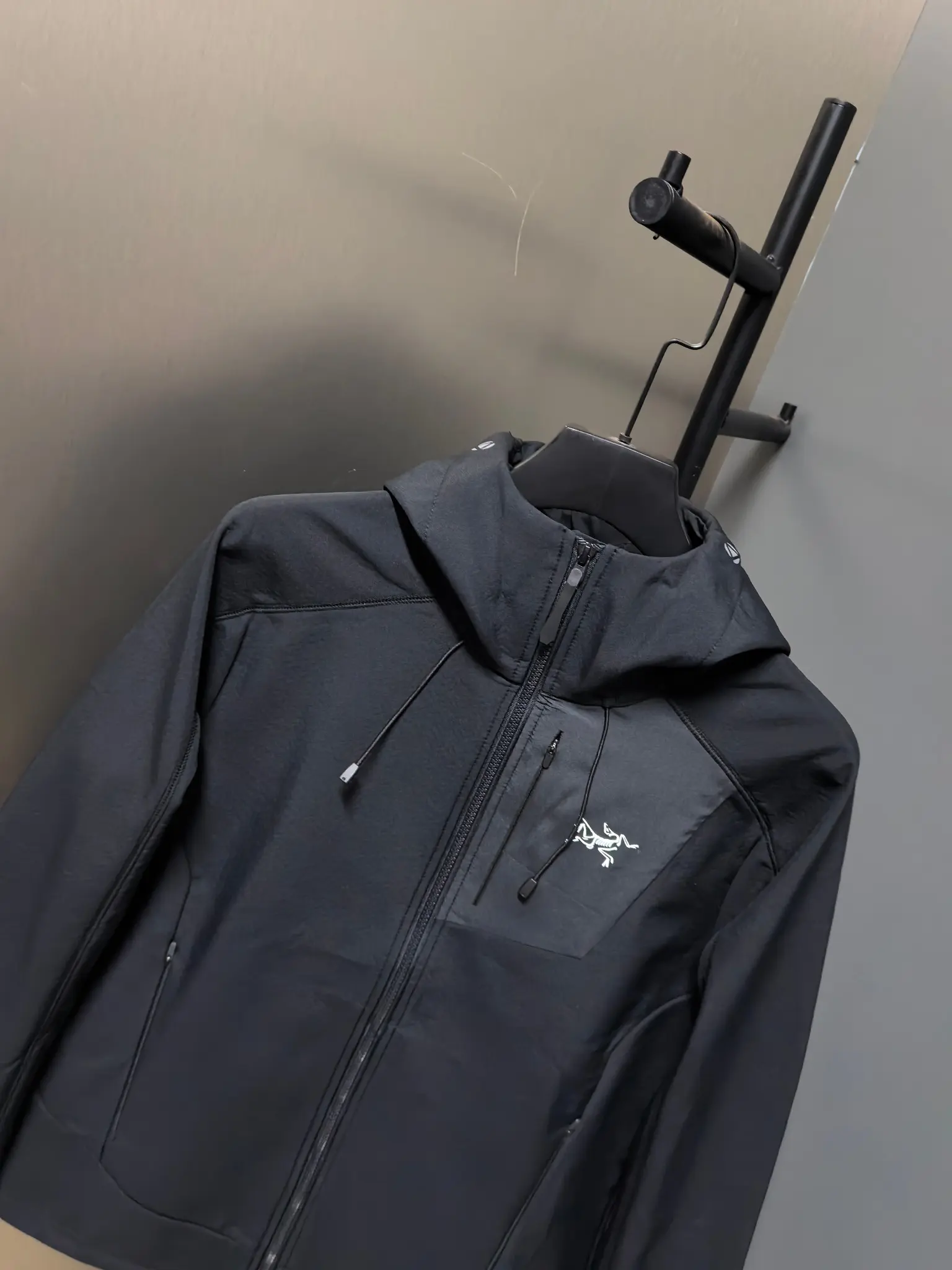 Hooded Softshell Performance Jacket D37022095 — view 6