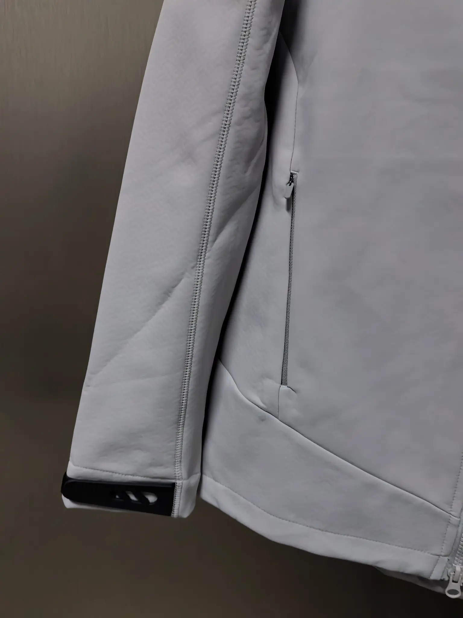 Hooded Softshell Performance Jacket D37022097 — view 4