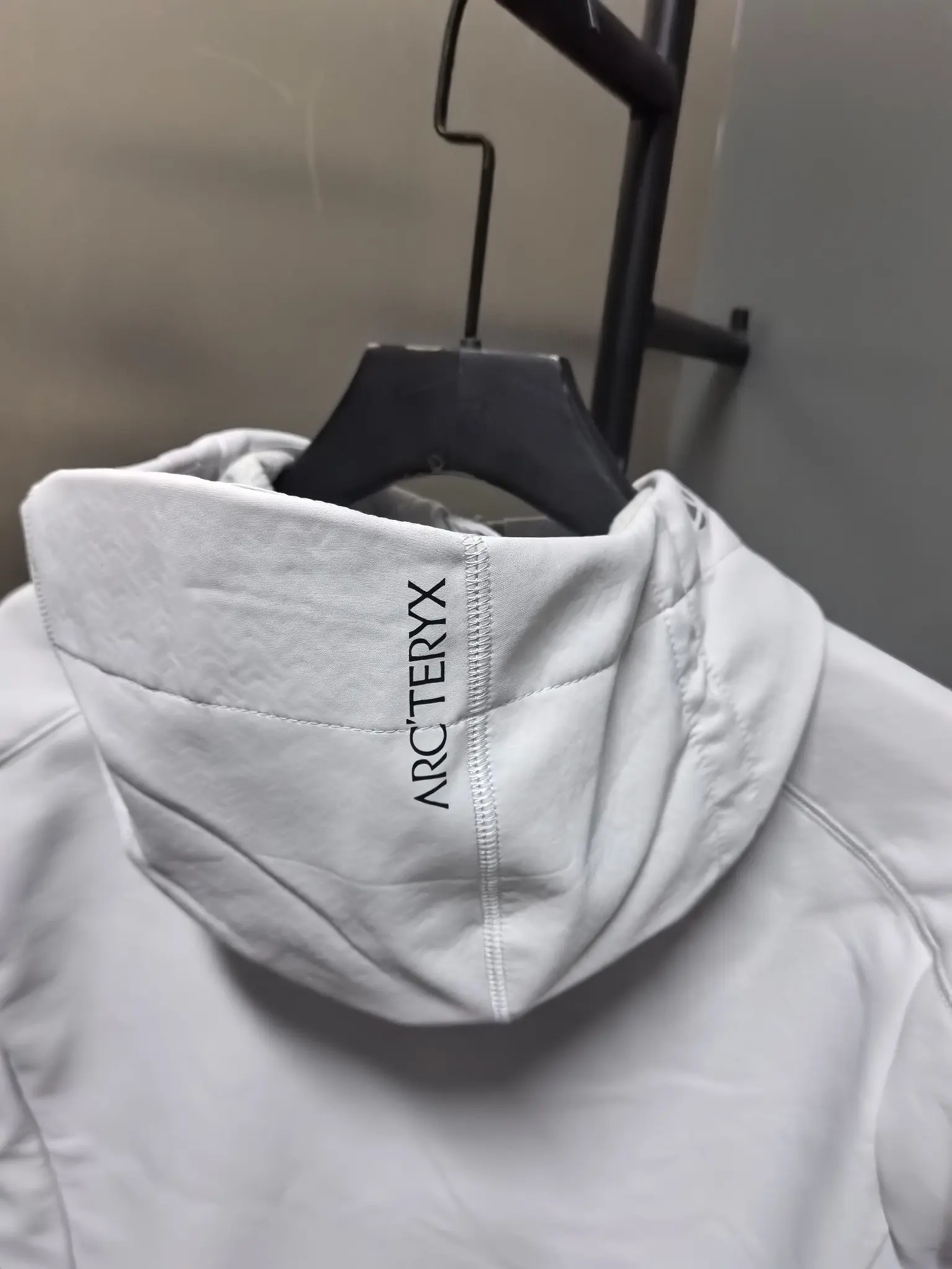Hooded Softshell Performance Jacket D37022097 — view 7
