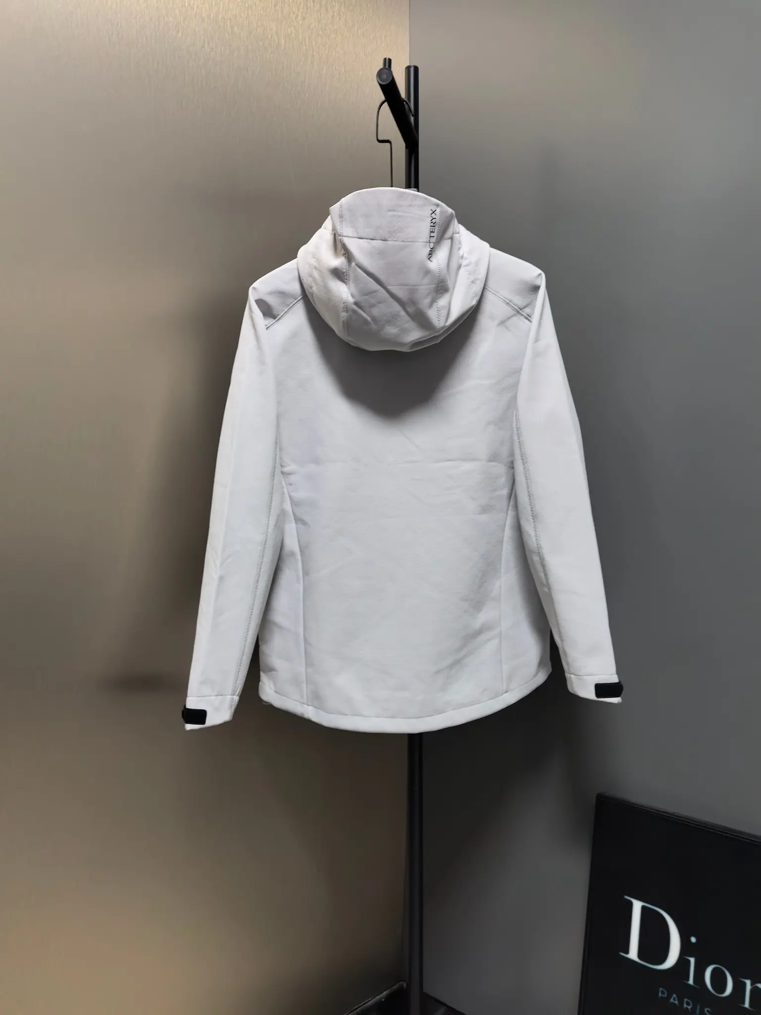 Hooded Softshell Performance Jacket D37022097 — view 8