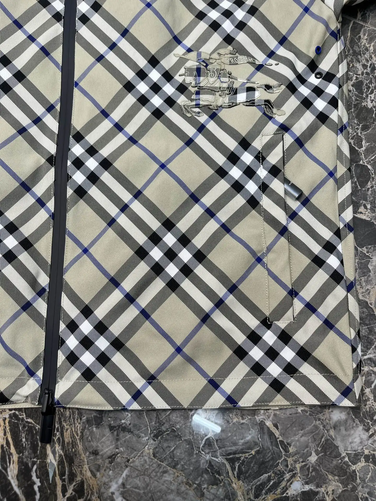 Reversible Check Hooded Jacket D37020424 — view 9
