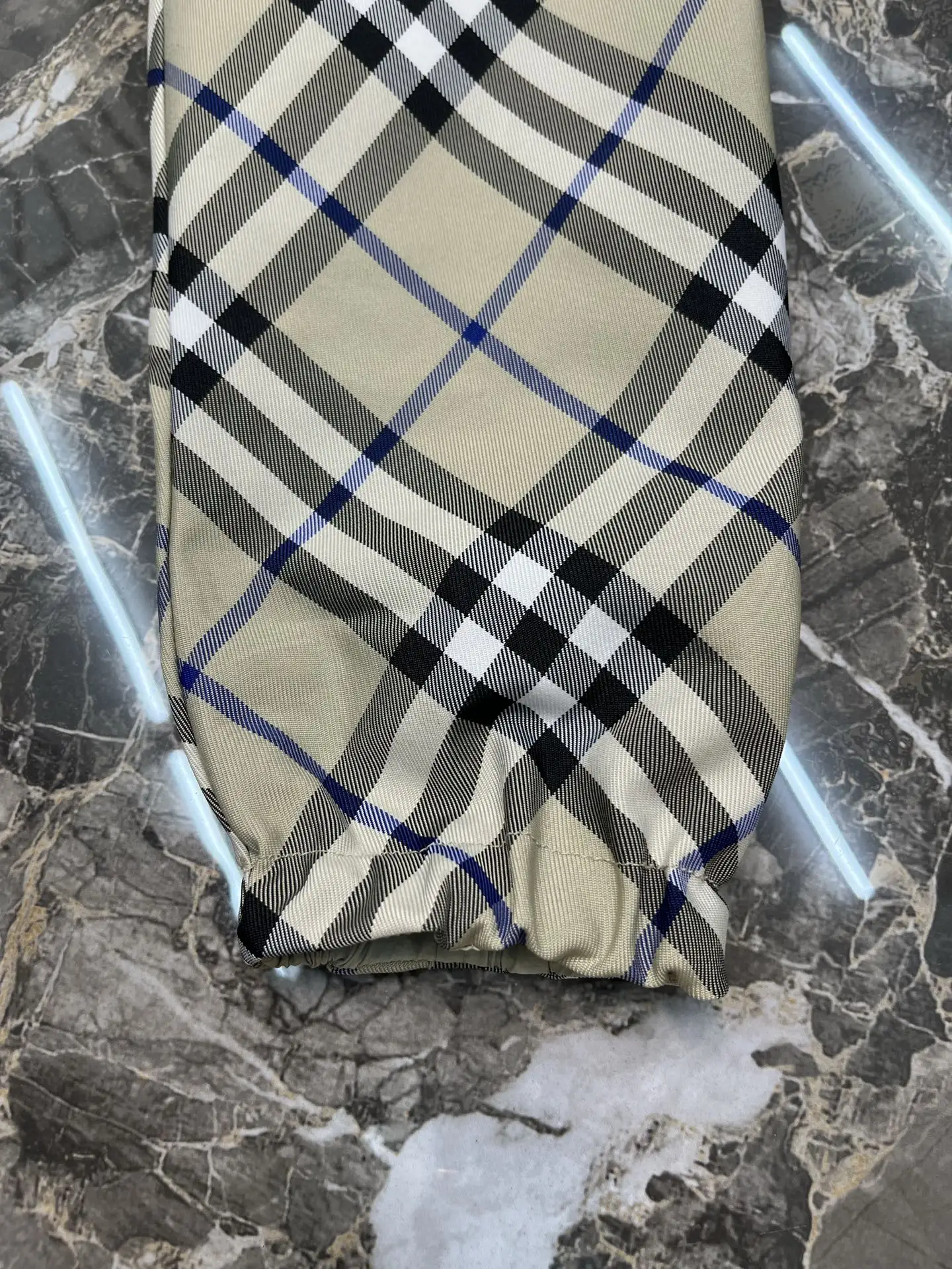 Reversible Check Hooded Jacket D37020424 — view 11