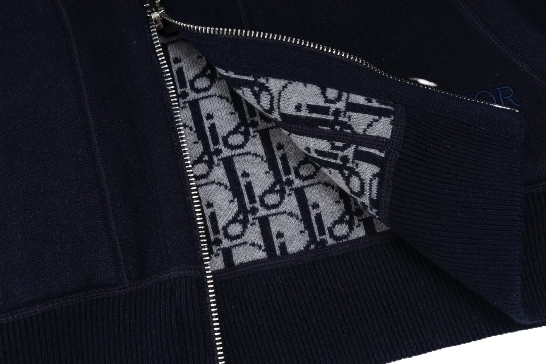 Reversible Oblique Cashmere-Blend Zip-Up Hoodie D37022510 — view 9