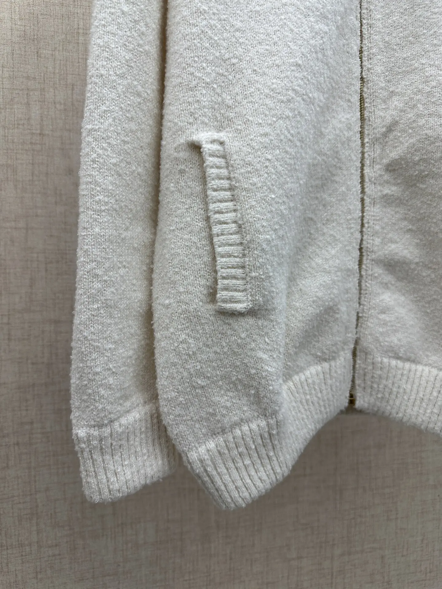 Script Logo Bouclé Wool Zip-Up Cardigan D37022643 — view 5