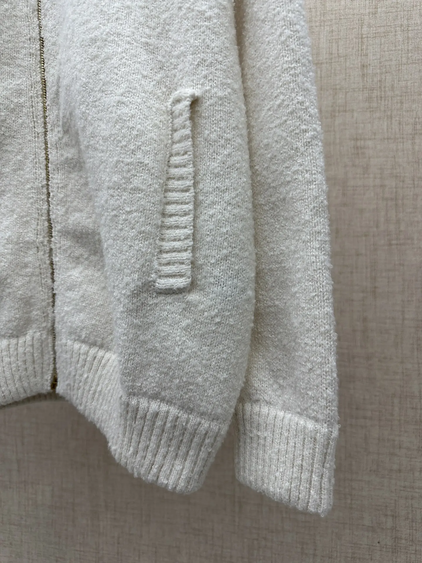 Script Logo Bouclé Wool Zip-Up Cardigan D37022643 — view 6