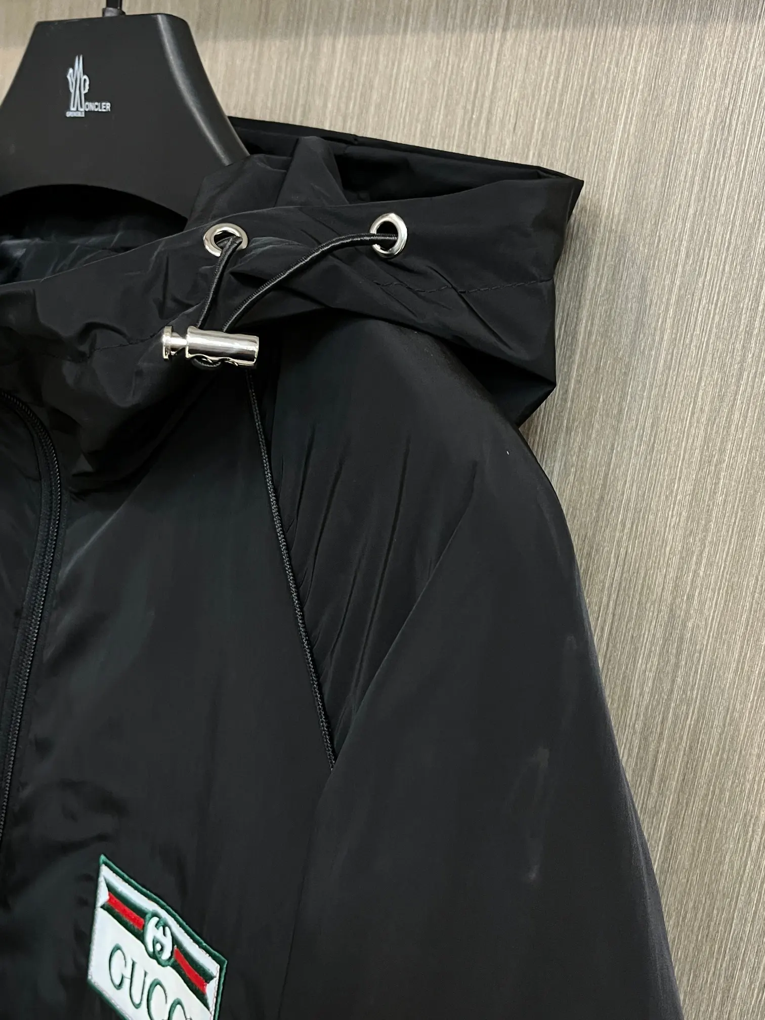 Logo-Patch Hooded Windbreaker Jacket D38014774 — view 5