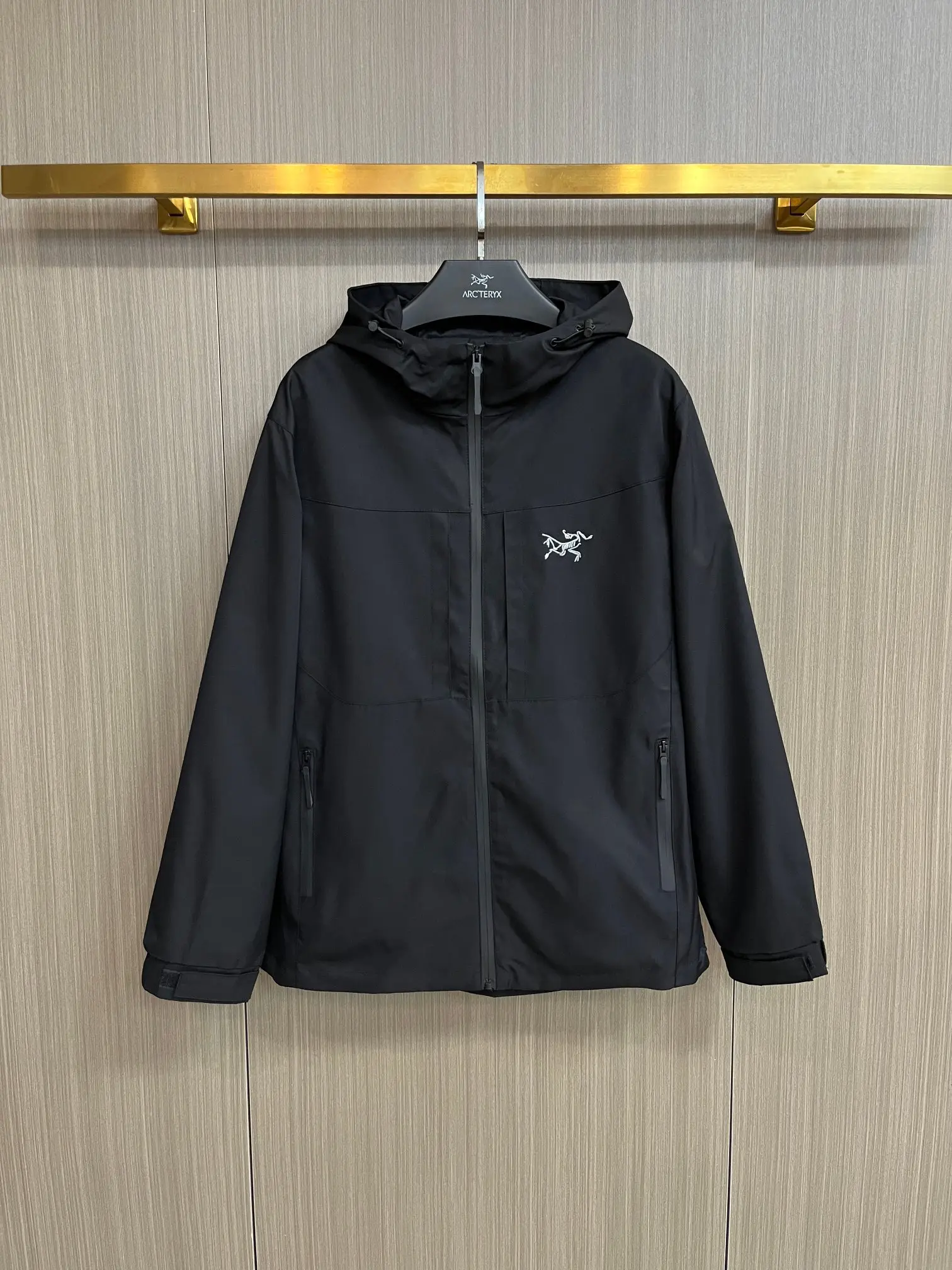 Arc'teryx Hooded Shell Jacket D38014788