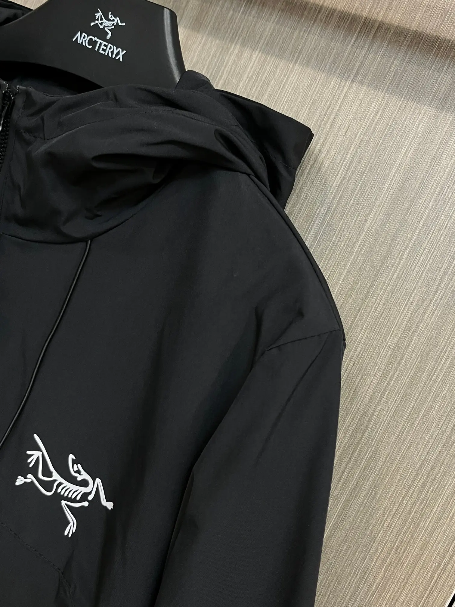 Hooded Lightweight Performance Shell Jacket D38014790 — view 5