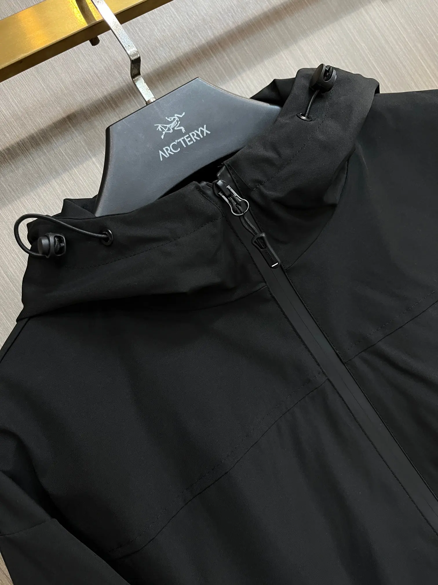Hooded Technical Shell Jacket D38014724 — view 3