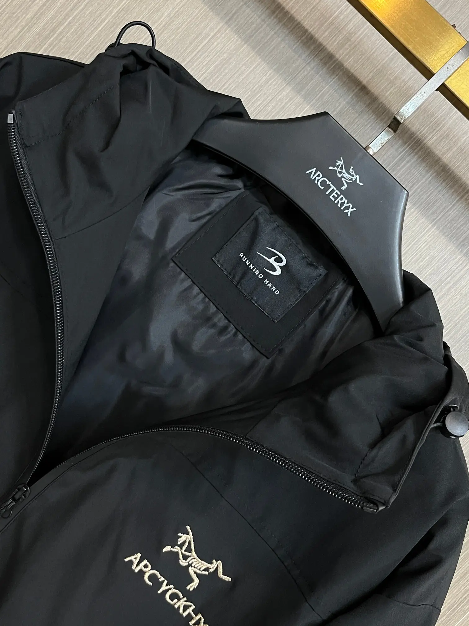 Hooded Technical Shell Jacket D38014724 — view 4