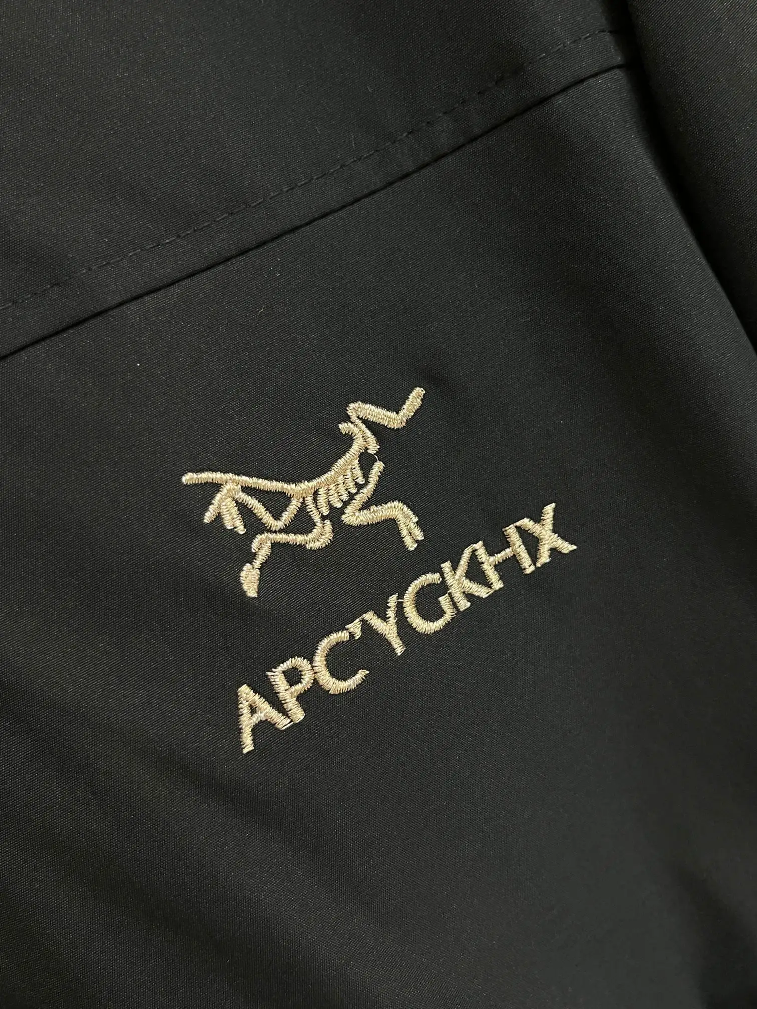 Hooded Technical Shell Jacket D38014724 — view 8