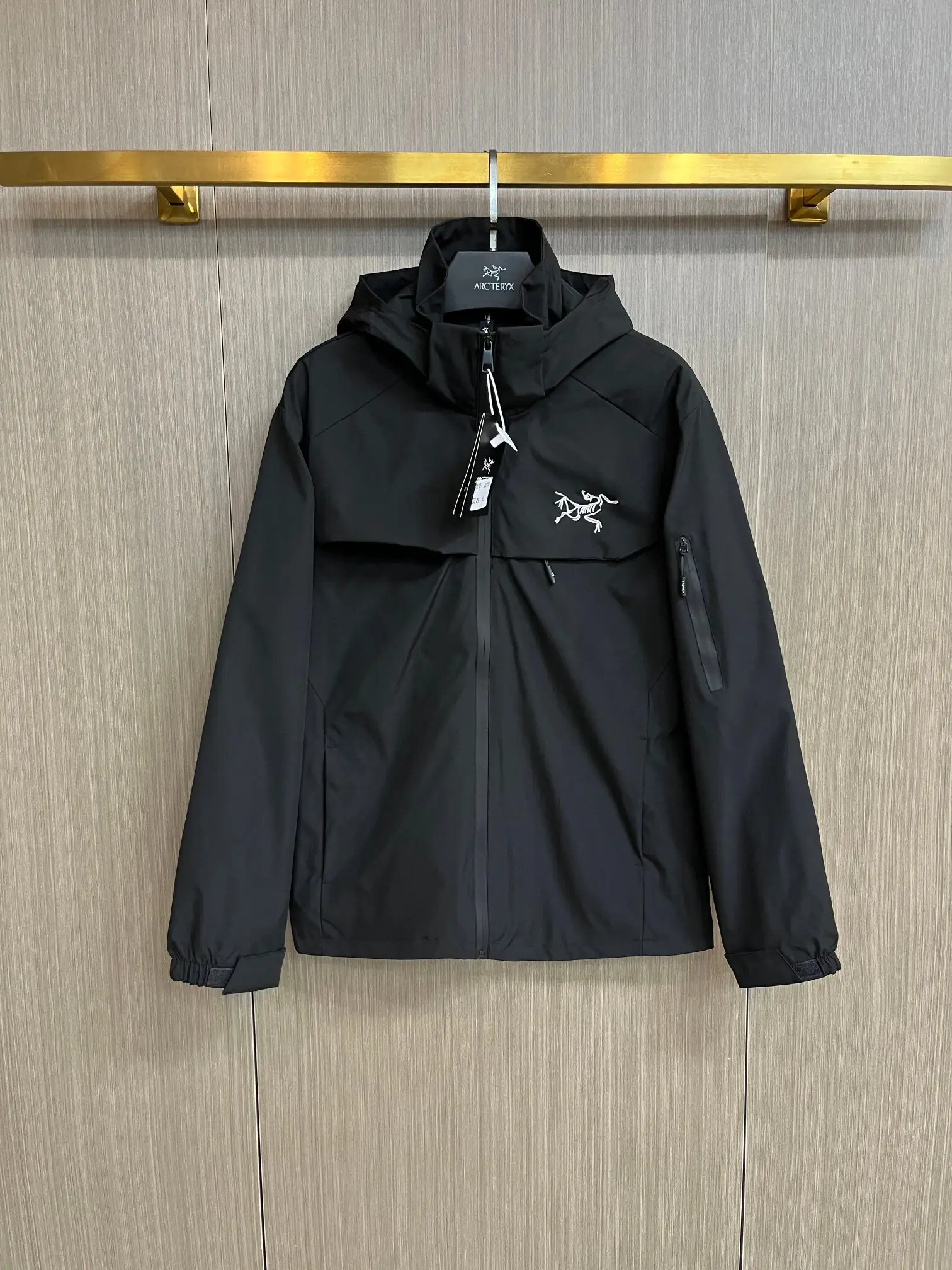 Arc'teryx Hooded Technical Shell Jacket D38014722