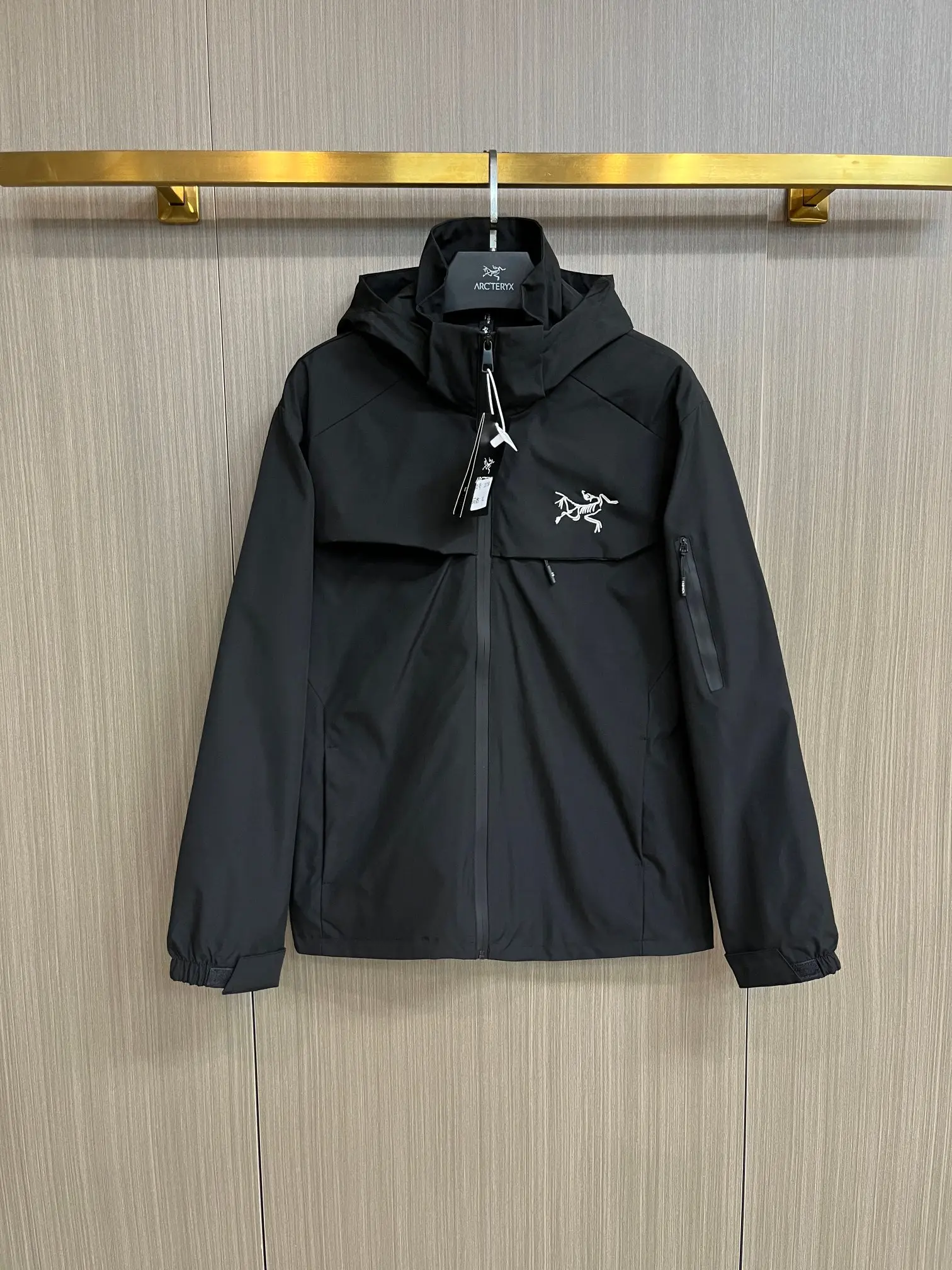 Arc'teryx Hooded Technical Shell Jacket D38014722