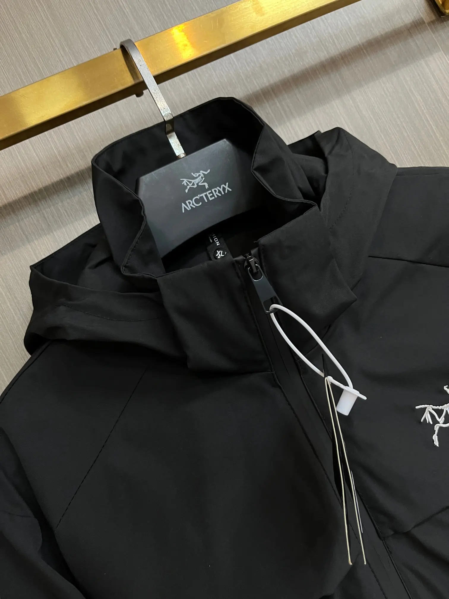 Arc'teryx Hooded Technical Shell Jacket D38014722 — view 3