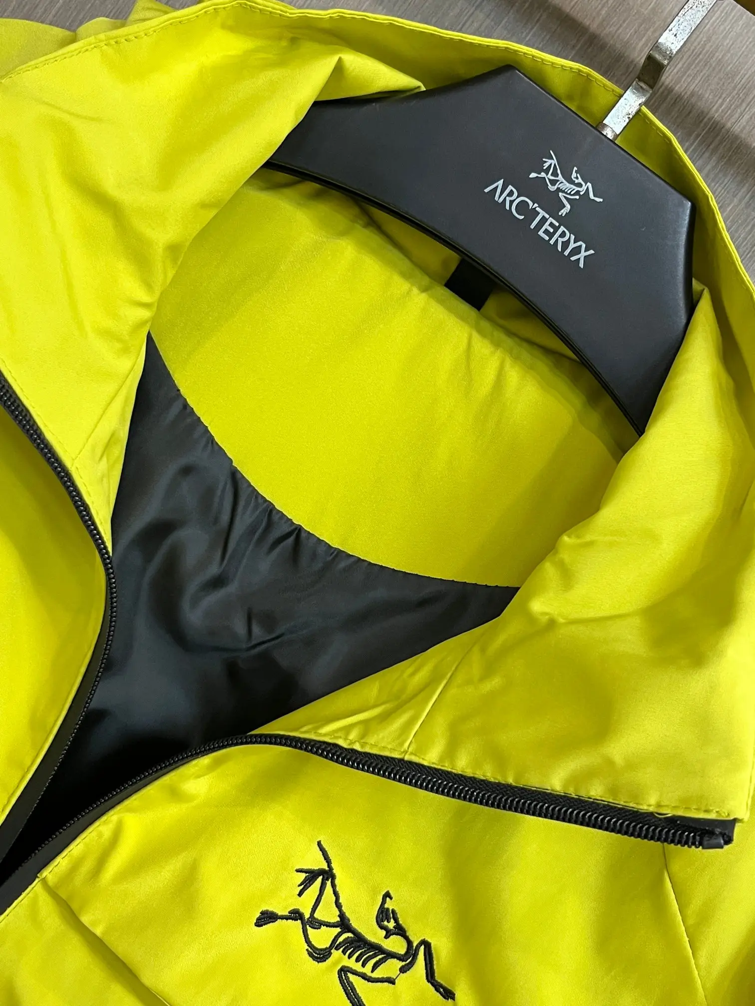 Hooded Technical Shell Jacket D38014721 — view 5