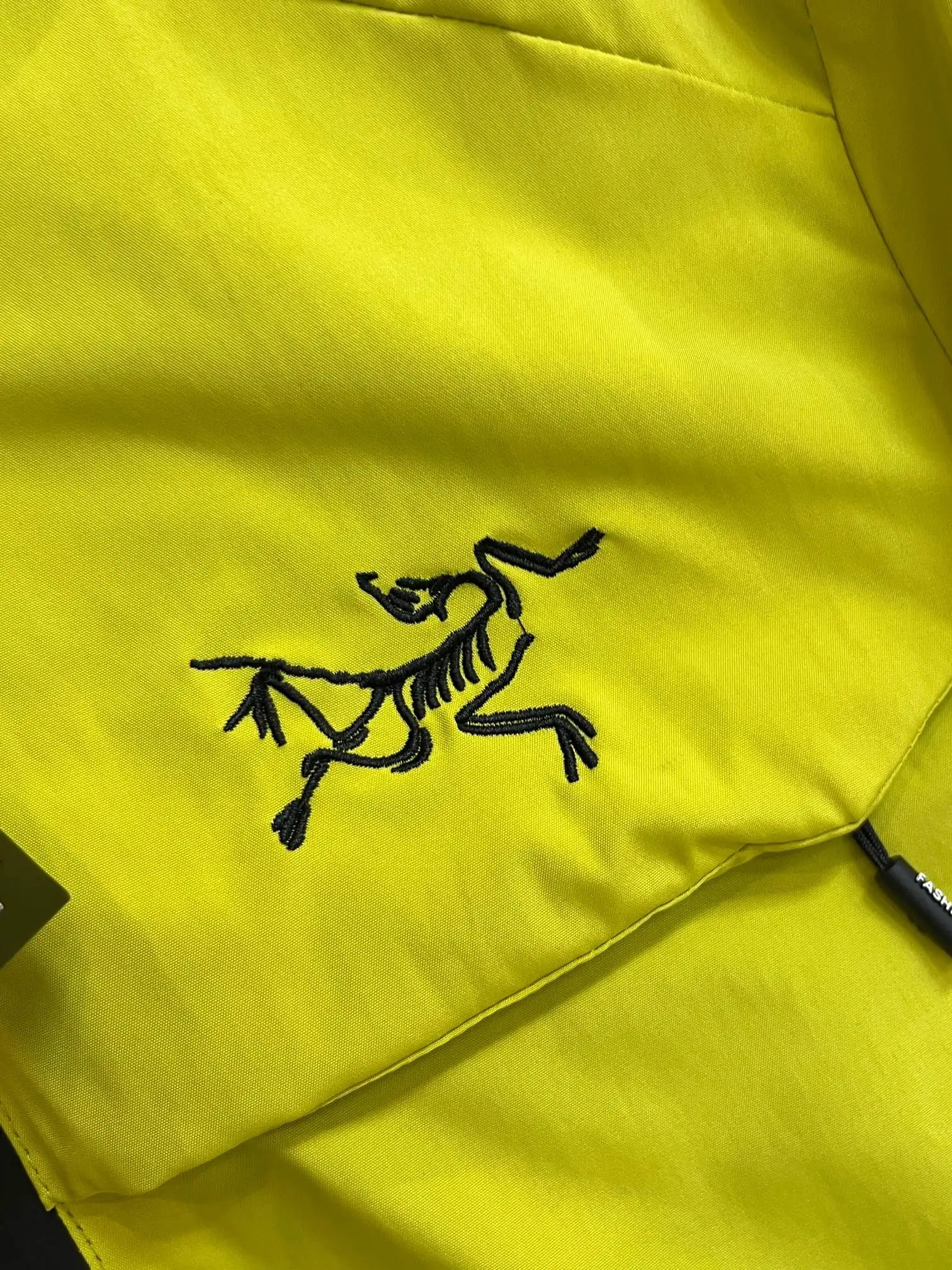 Hooded Technical Shell Jacket D38014721 — view 7