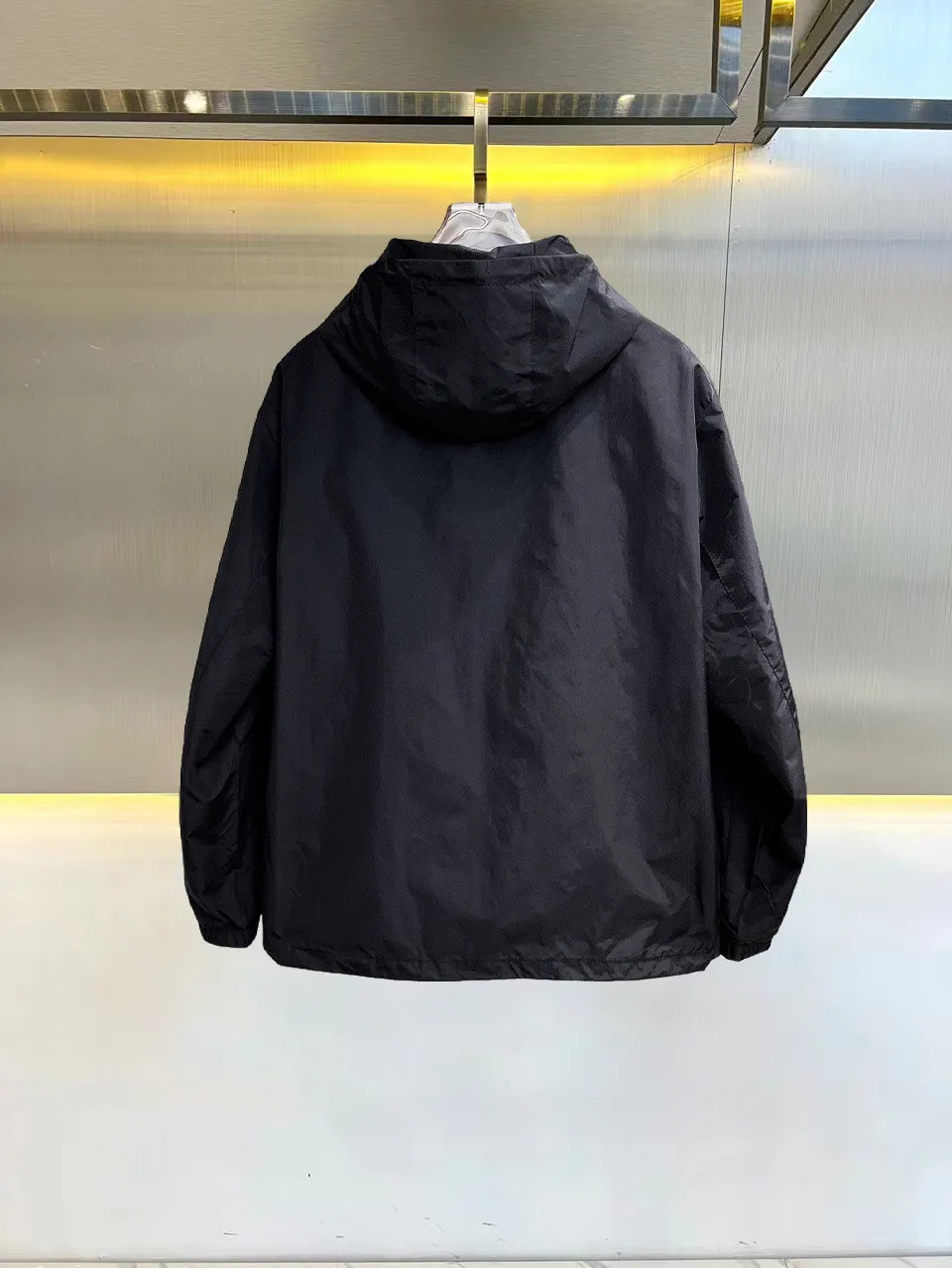 Check-Pocket Hooded Shell Jacket D38015112 — view 2