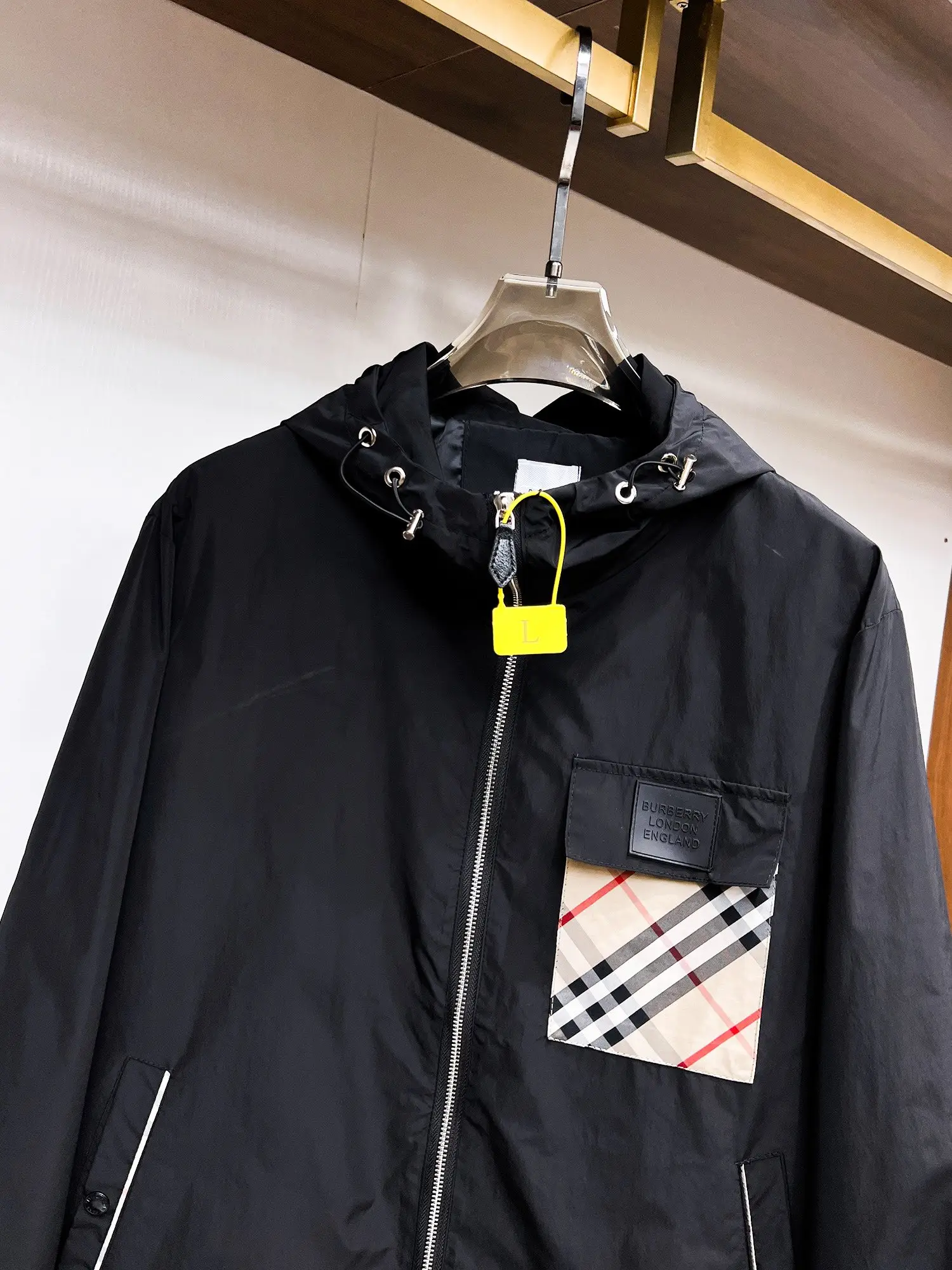 Check-Pocket Hooded Shell Jacket D38015112 — view 4