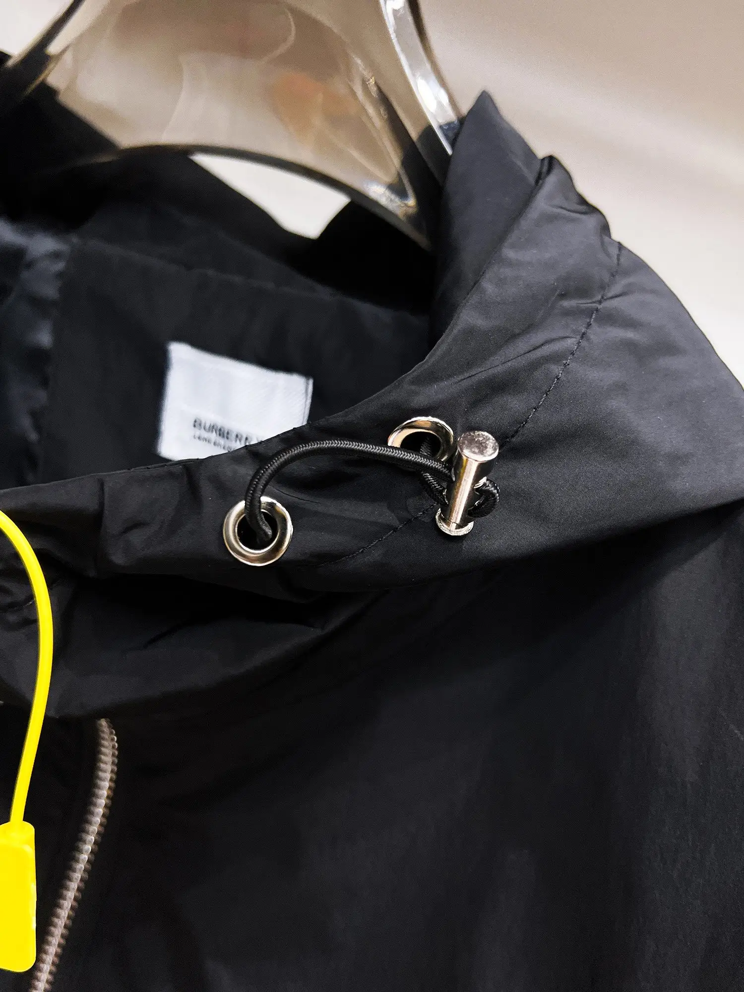 Check-Pocket Hooded Shell Jacket D38015112 — view 6