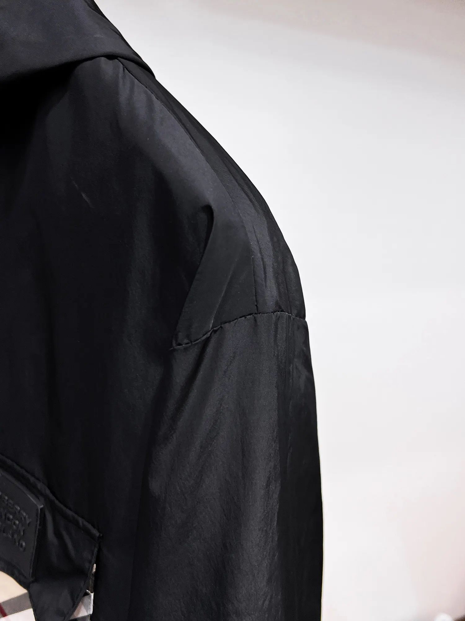 Check-Pocket Hooded Shell Jacket D38015112 — view 7