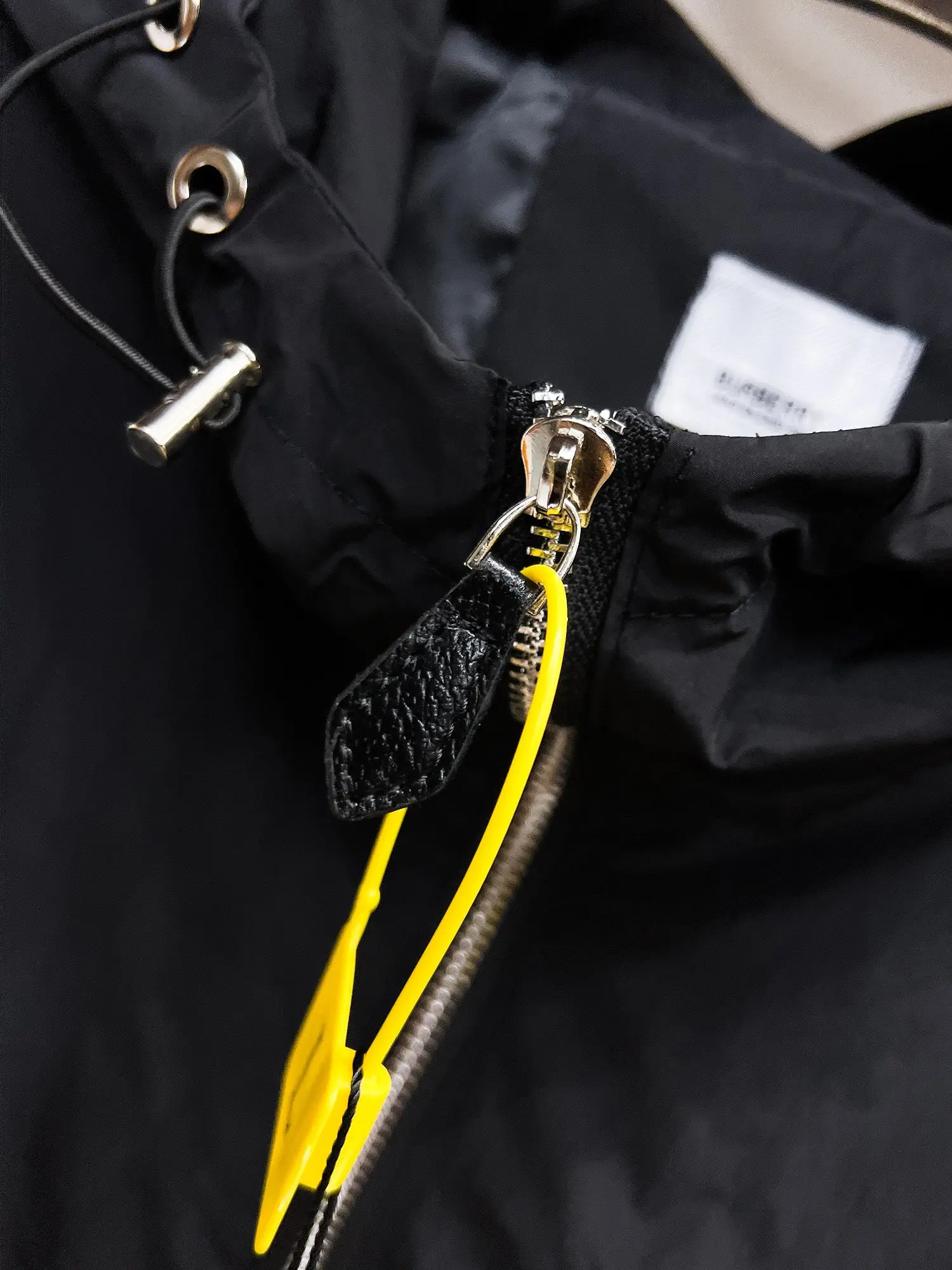 Check-Pocket Hooded Shell Jacket D38015112 — view 9