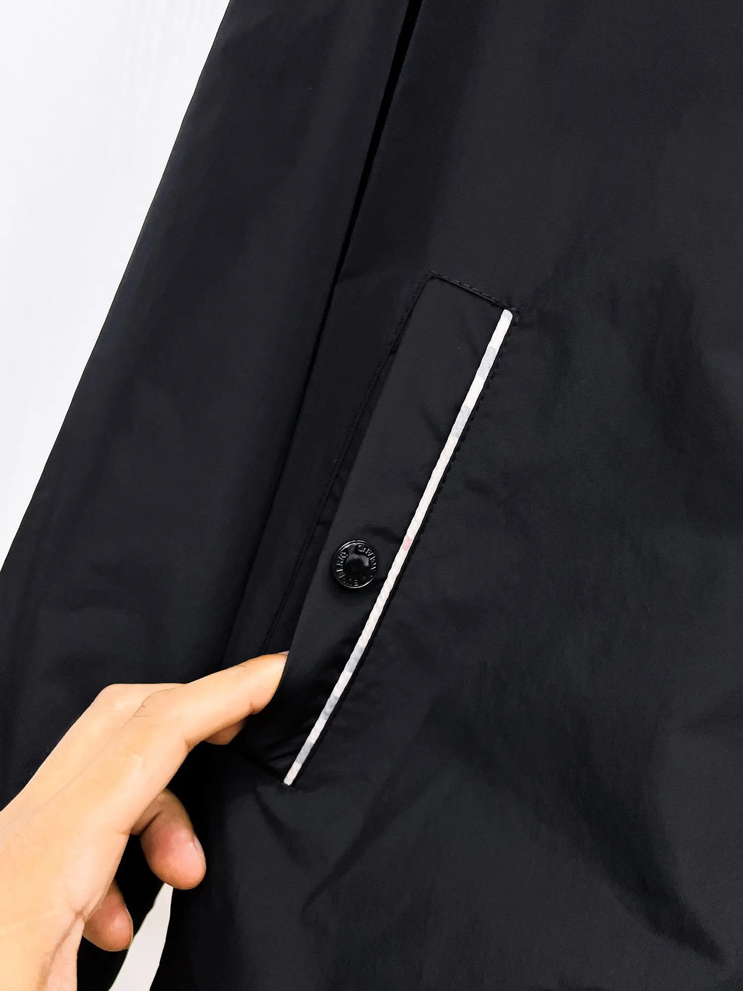Check-Pocket Hooded Shell Jacket D38015112 — view 10