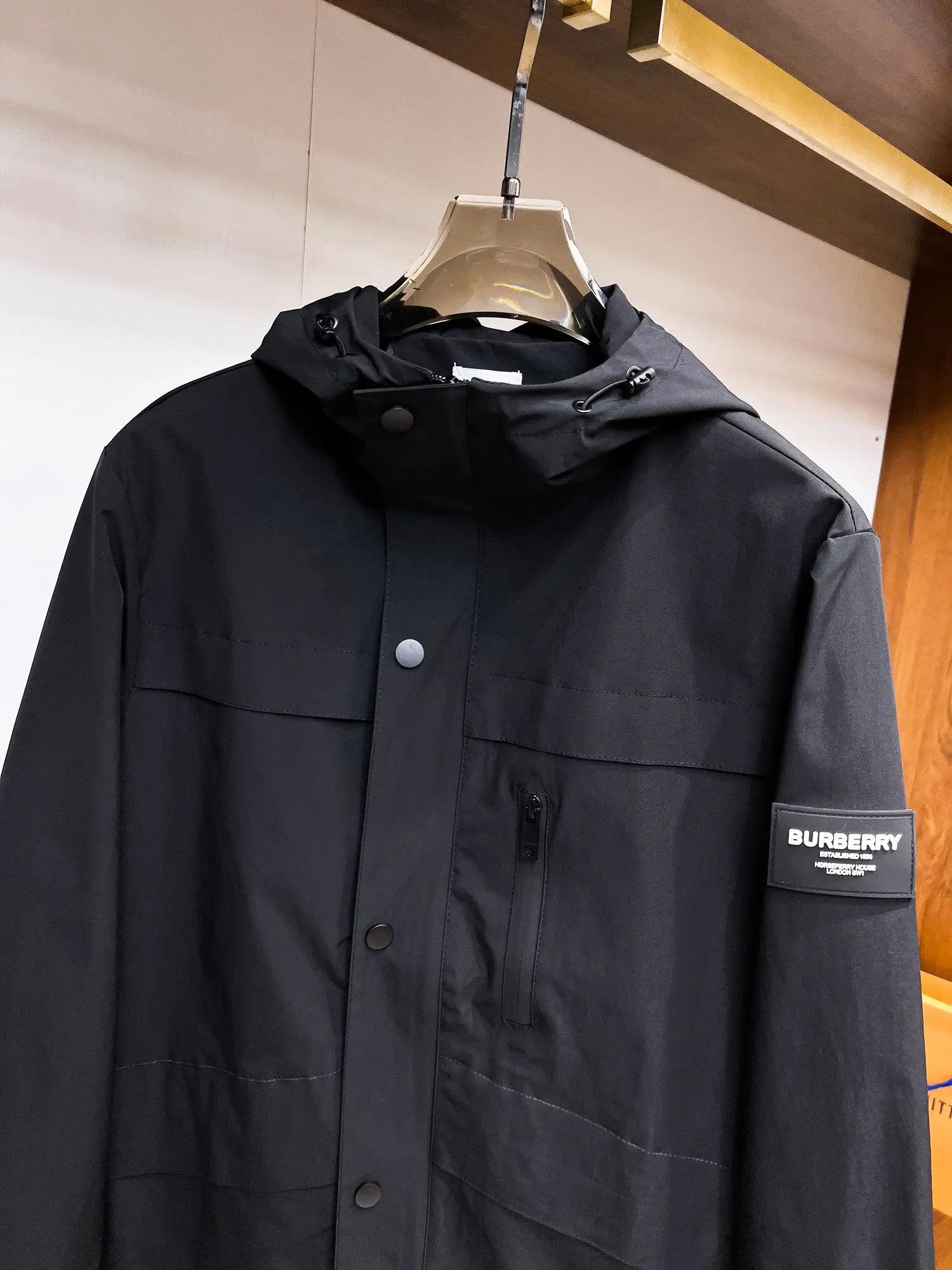 Logo-Patch Hooded Field Jacket D38015101 — view 4