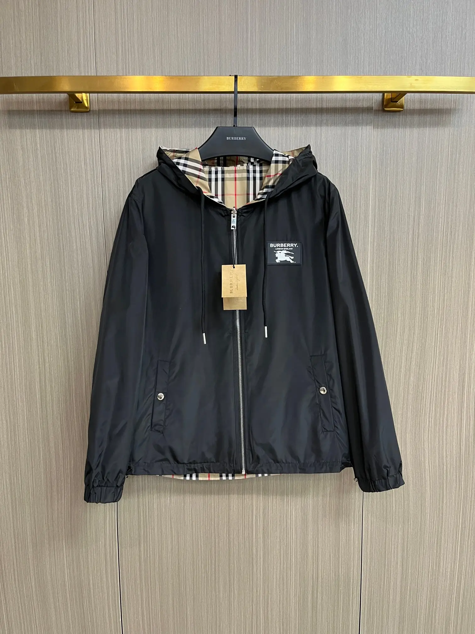 Reversible Check-Lined Hooded Jacket D38014789