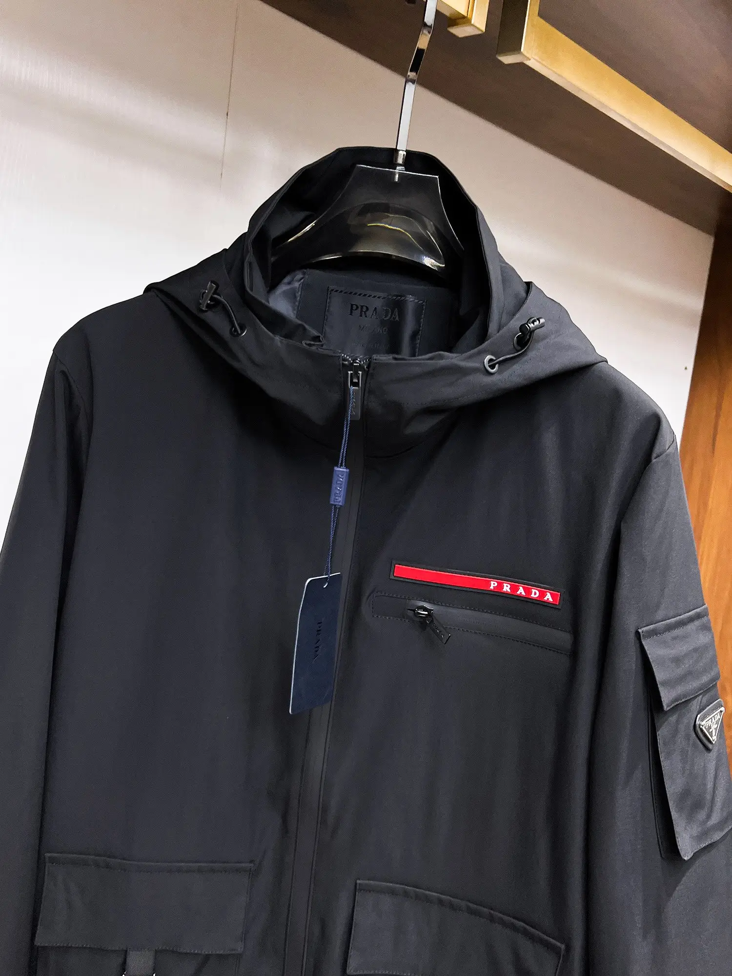 Hooded Technical Fabric Utility Jacket D38015106 — view 4