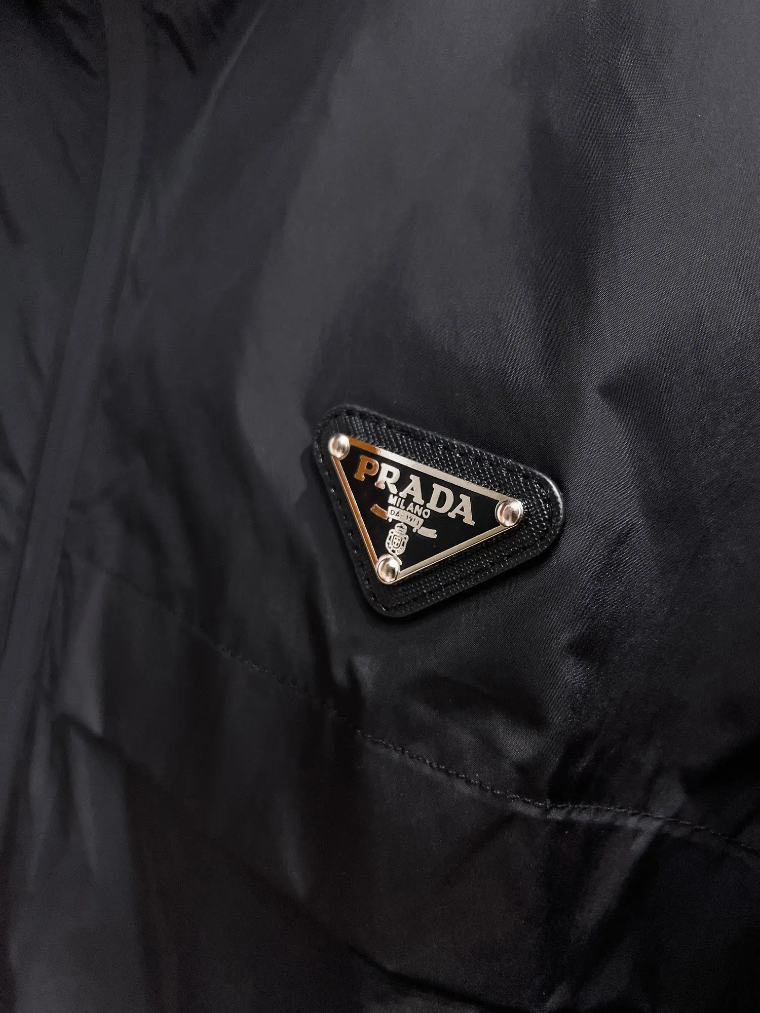Hooded Nylon Zip-Up Jacket with Arm Pocket D38015109 — view 5